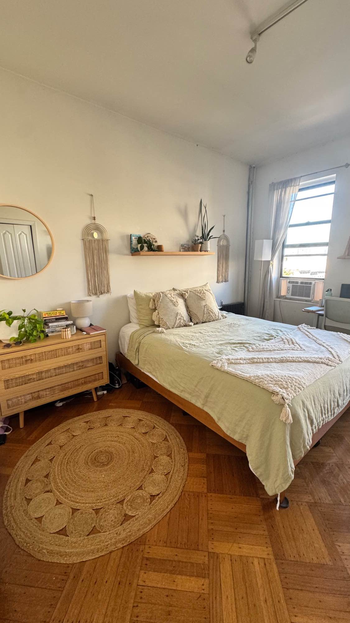Long term sublet available in Prospect Heights

Hello! I am looking for a subletter for our Prospect Heights apartment for a November 15 start date. I’ve lived in the apartment for 3+ years and have absolutely loved it but am moving into my own place. 

Joining as a subletter, the lease will run to 7/31/2025. You will be living with two women in their early 30s; one is a writing professor and the other works in music management. Ideally you are female identifying in your late 20s/early 30s, working hybrid/in-person, are communicative and respectful of shared spaces, willing to join a rotating cleaning schedule, and are friendly/relaxed to live with!

The room is spacious (11ft by 11ft) and can fit a queen-sized bed, large dresser, desk, and nightstands. If you’re interested, I’m selling my window AC unit. 

Info about the apartment:

4th floor walkup

Rent: $1317 / month

Utilities are split evenly and are $50-100 a month depending on the time of year

Corner apartment with amazing view and great natural lighting

Bedroom is north facing and gets great soft lighting,

1 large closet 

Rooftop with great views

Dishwasher

1 block from Brooklyn Library/Prospect Park/Brooklyn Museum

10 min walk from 7th Ave B/Q, 7 min walk from Grand Army Plaza 2/3/4/5, lots of bus lines

Laundromat on the corner

Responsive super

Sadly no pets please 

Move in date 11/15. Half month’s rent $659 and security deposit of $1185 due upon signing.

DM if interested and we’ll set up a time virtually or a meet at the apartment this Wednesday the 29th in the evening 🙂 thanks!