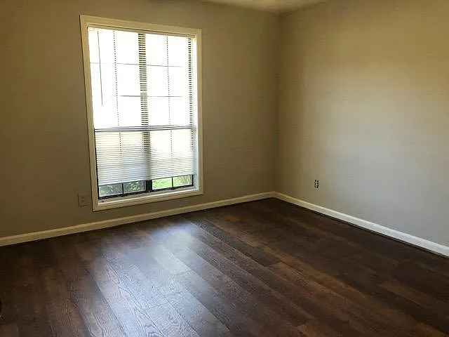 🏡 Fully Furnished Room for Rent – Pet Friendly – Lawrenceville, GA
💰 $750/month | Available Sept 1 | Background check required

Looking for a clean, respectful roommate preferably no children to rent a private, fully furnished bedroom in our 2BR/2BA single-family home (1,100 sq ft). You’ll share a spacious living area with high/vaulted ceilings, fireplace, and access one bathrooms and common spaces.

We’re a pet-friendly household with a friendly dog and two cats, so animal lovers only, please! We're also 420-friendly (no tobacco inside) and value a peaceful, relaxed vibe—no parties, but socializing is cool with respect for shared space.

🚗 Great Location: Minutes from Downtown Lawrenceville, Collins Hill Park, Rhodes Jordan Park, and the Lawrenceville Arts Center.
🛍️ Convenient Access to Kroger, Publix, Walmart, Home Depot, Sugarloaf Mills Mall, and tons of restaurants/cafes.

📩 DM if you're interested—tell us a bit about yourself!

