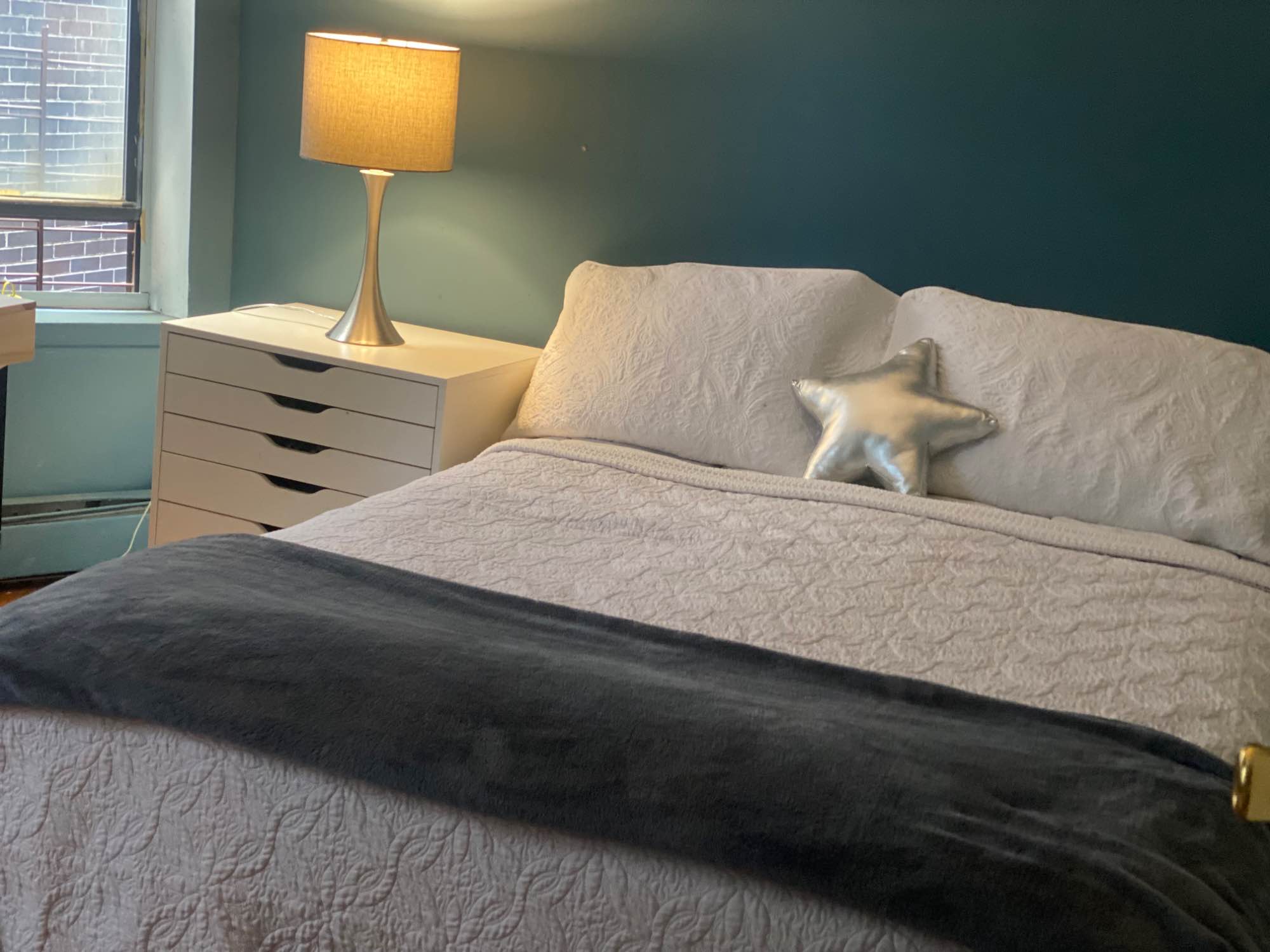 A comfortable peacefull furniture  room . Excellent neighborhood plenty of supermarket, cafe , laundry, bank Deli 24/7 . Close to Central Park , Morningside Park, Columbia University across the park. B/C to blocks from home and 8 min walk 1-2-3.