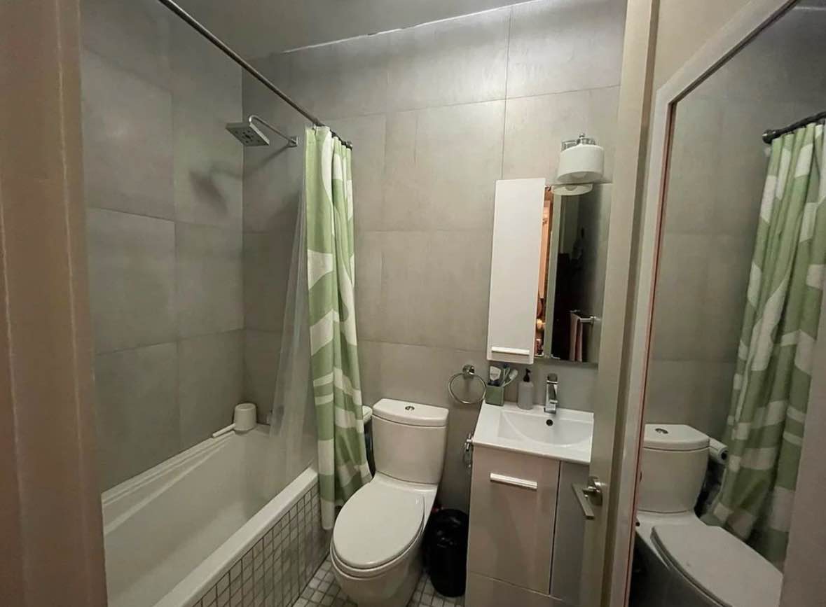 I have a single room available in a one-bedroom apartment and rent includes all utilities such as (Electricity, Gas, AC, Heat , WiFi ) 


The room comes fully furnished, the apartment is in a great location only few blocks away from the train station and Hospitals. You’ll find yourself surrounded by various convenient amenities, including numerous stores, shops, restaurants, and two supermarkets within walking distance. Additionally, the building features a 24/7 open laundry facility in the basement. For food enthusiasts, there are several excellent pizza places, corner delis and diverse restaurants offering Italian, Mediterranean, Mexican, Chinese, and Japanese Cuisines, all just a stone’s throw away. After a long day at work on Main avenue, you can unwind at a nearby juice bar or coffee shop. 

The apartment offers easy access to transportation, with the 6 trains only three blocks away and bus stops conveniently located on each block.

If you're seeking a comfortable and convenient living space in the city, this apartment is your best choice.

Please feel free to contact me to schedule a meet-up or viewing of the apartment.  