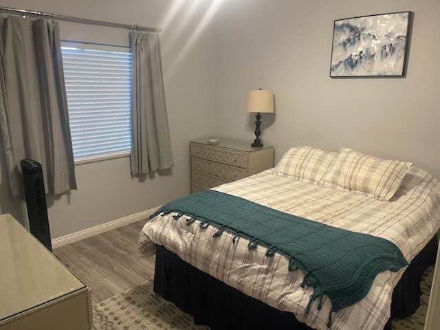 Huge house with beautiful pool area and home gym. Private room and bathroom available with large shared spaces: 2 living rooms and dining area. Garage parking in a wonderful neighborhood. 