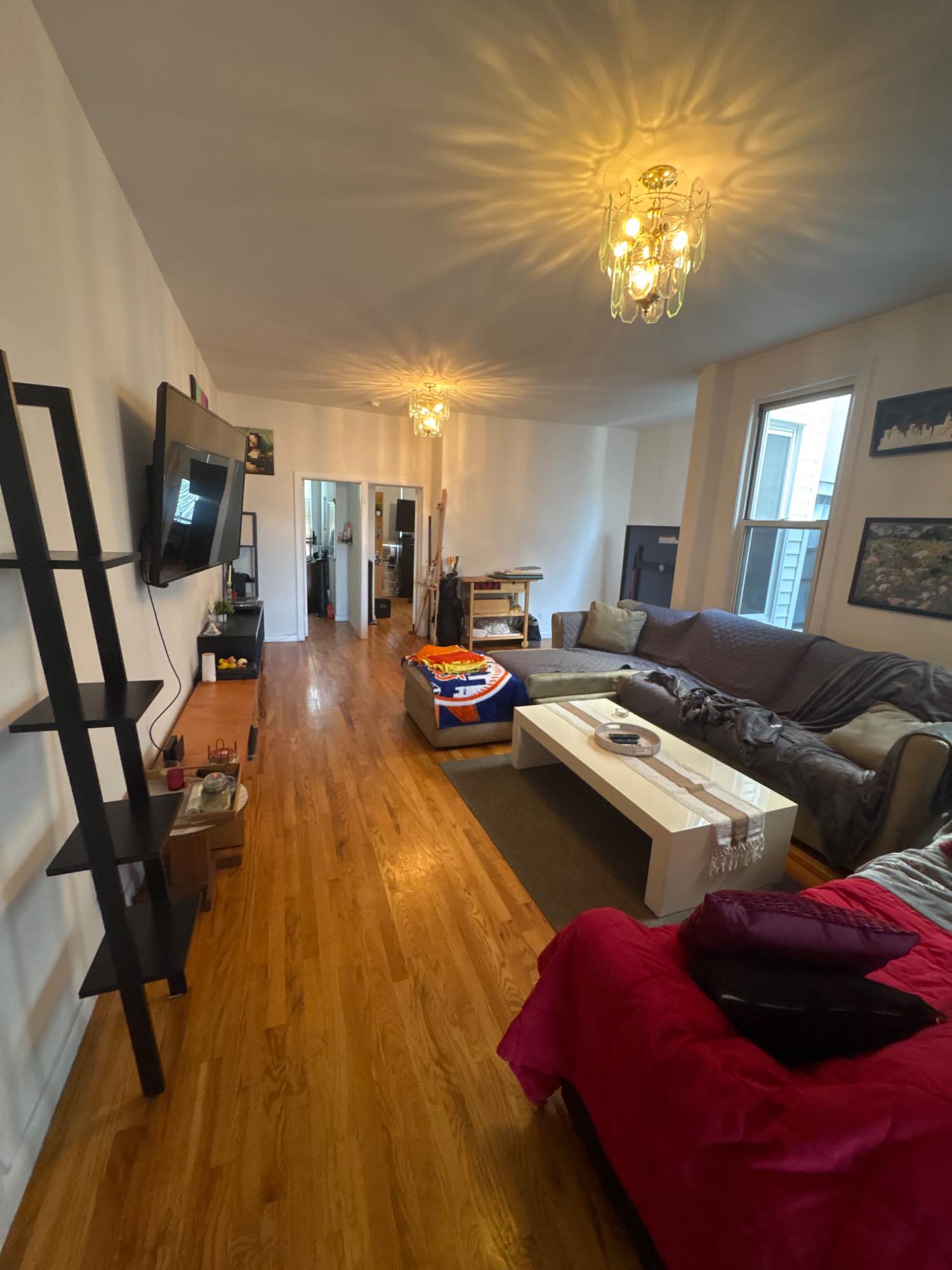 Very spacious 3 bedroom. (1100 sq/ft) Two 29M currently living here, looking for a third roommate. I work full time in the software/sales space and am usually in office 3 days a week. Our other roomate is currently in Medical school. Both chill dudes. Whole apartment furnished except for the bedroom you would be taking over.

Clean space, huge kitchen, friendly neighbors. No in-unit laundry but two laundromats within 200 yards.

4 min walk to Subway. 5 min walk to Astoria Park

2nd floor walk up
Utilities ~60-80 per month (internet & electric) heat/water included