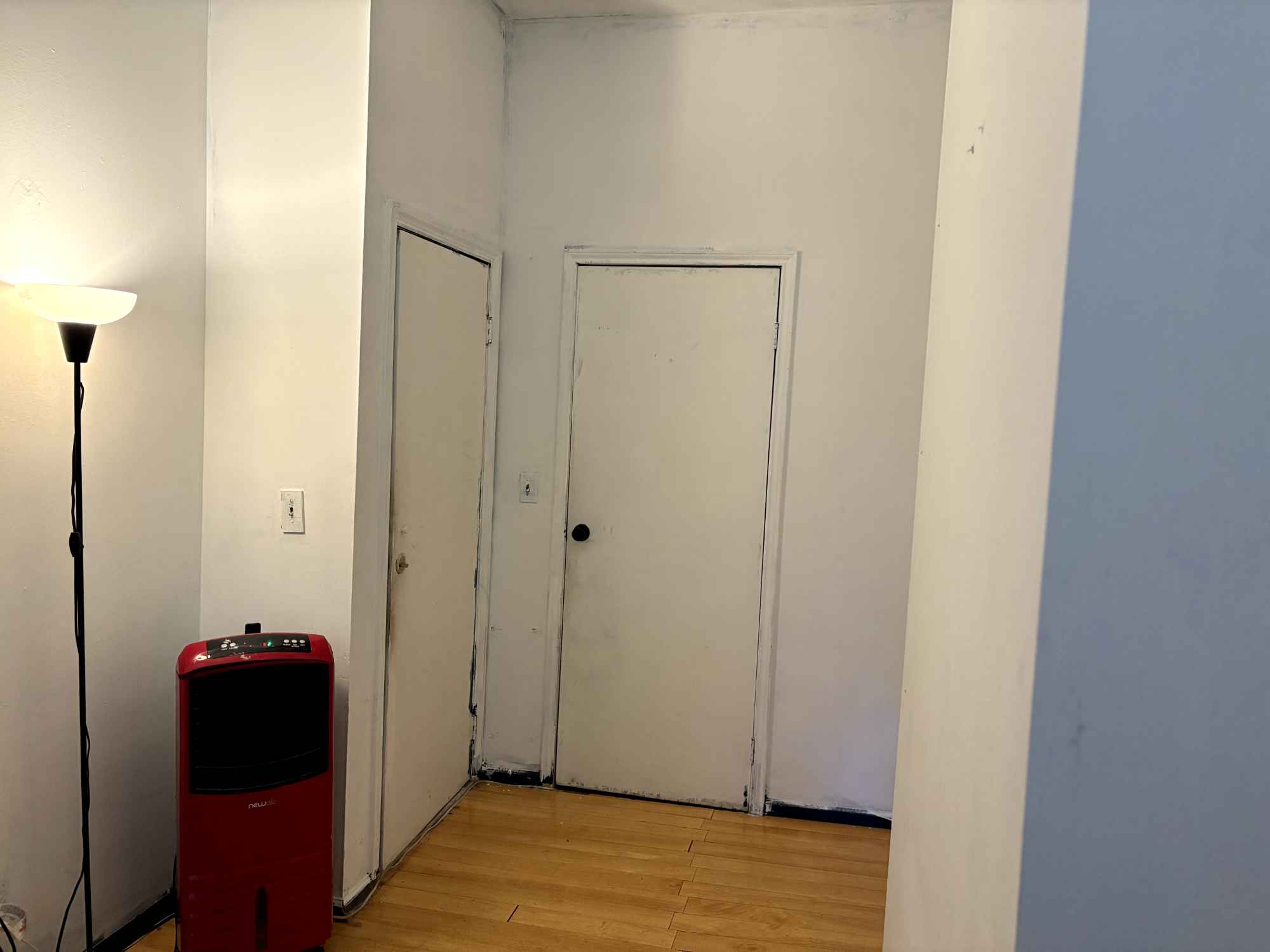 I am a small business owner, so I work from home most days. However, I'm in and out most days. I am clean and friendly. I prefer direct communication. The area is cool and very Brooklyn, with a lot of familiar faces around the neighborhood, many bars and restaurants, and parks in the area. Seeking a responsible and clean roommate. Short term (2 mons) no deposit or long term (3 mons) deposit.