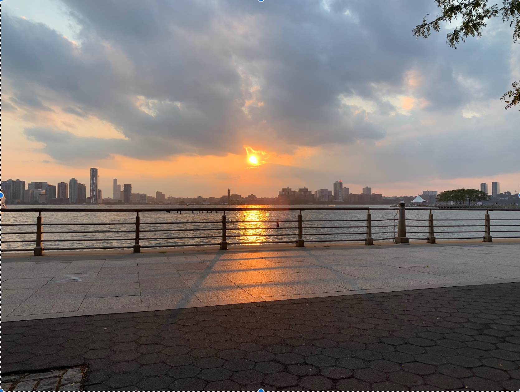 Quiet street in prime location.
Furnished 1 bedroom (bed desk dresser light mirror) in 2 bedroom apartment on 2nd floor. 
This is a share not a studio.

New hardwood floors, lots of light, brand new kitchen and bathroom appliances. 1 block from Hudson and promenade, 10 minute subway to FIDI and B,D,F,A,C,E trains. Utilities not included. WiFi included 