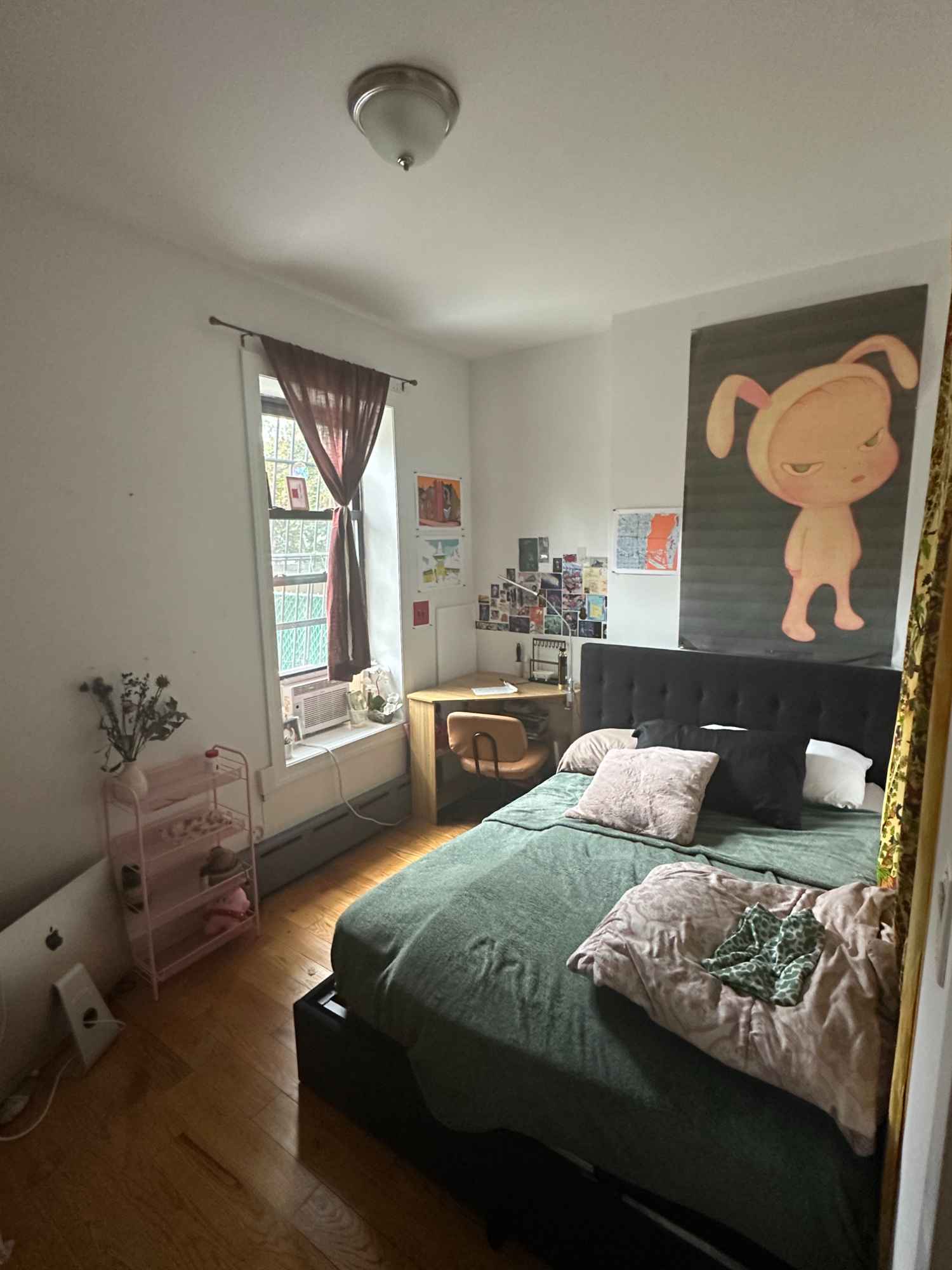 Awesome room available just steps from the Halsey L train! The apartment has laundry in the building and the room comes fully furnished with plenty of closet space.
Looking for someone clean, respectful, and friendly who will treat the space and my two roommates with respect. BIPOC Woman and fems in their early to mid-20s preferred.
$1350 plus utilities
