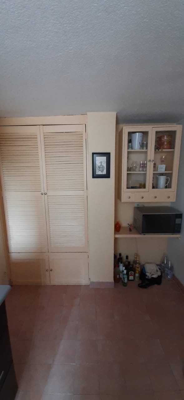 Acogedor departamento frente al Parque Hundido.
Se encuentra en una perfecta ubicación, ya que a menos de 10 minutos caminando encontraras super mercados, bares, restaurantes y centros comerciales. A menos de una cuadra  esta la estación del metro y metrobus. La condesa se encuentra a 10 minutos. La zona es muy segura!!
El departamento cuenta con policia las 24 horas y limpieza de áreas comunes diario.
Busco a una persona ordenada y tranquila, que le gusten los perros!