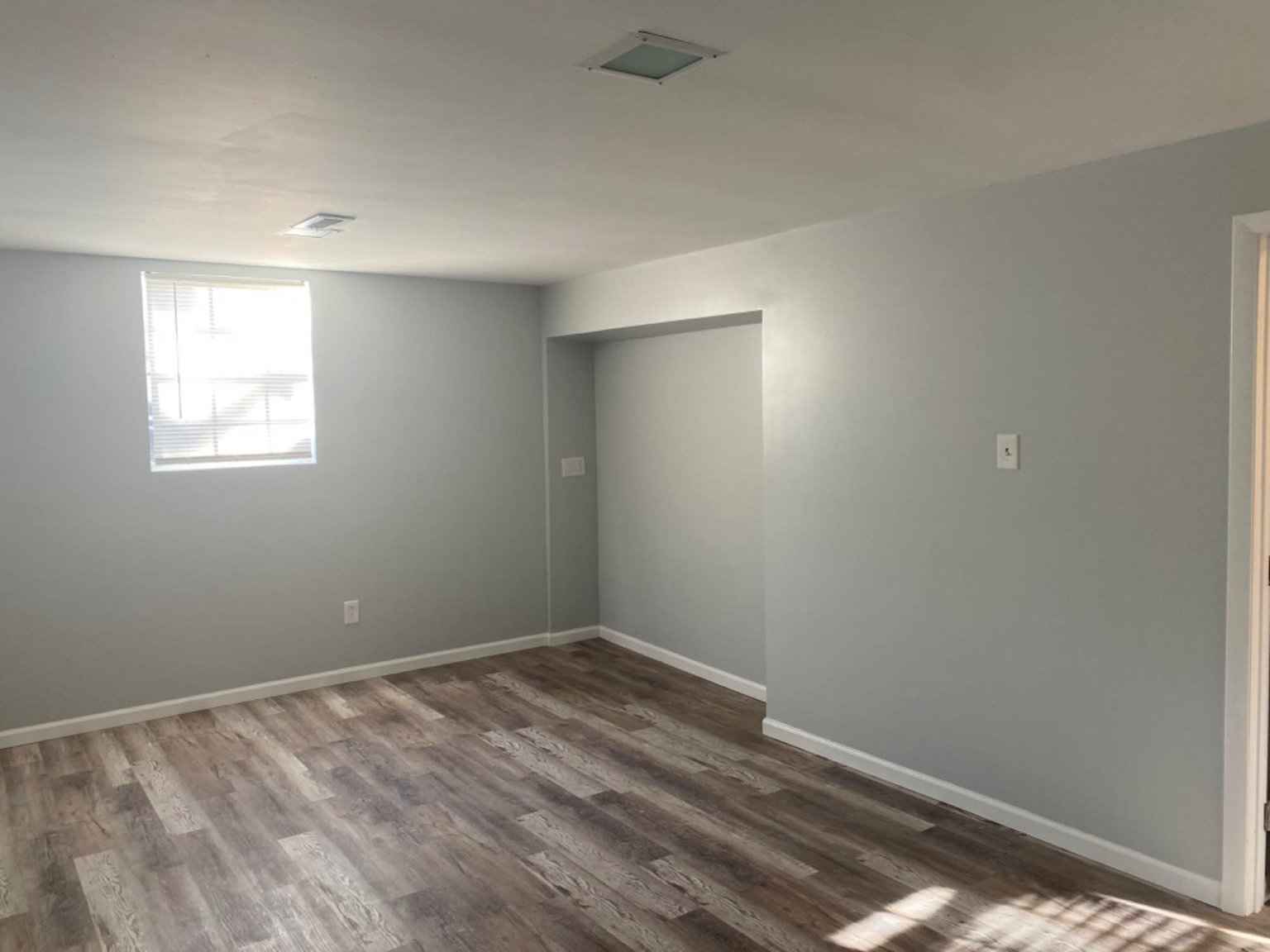 Has two room up and down with toilet and semi furnished room down stairs,own a dog and am mostly out for hunting 