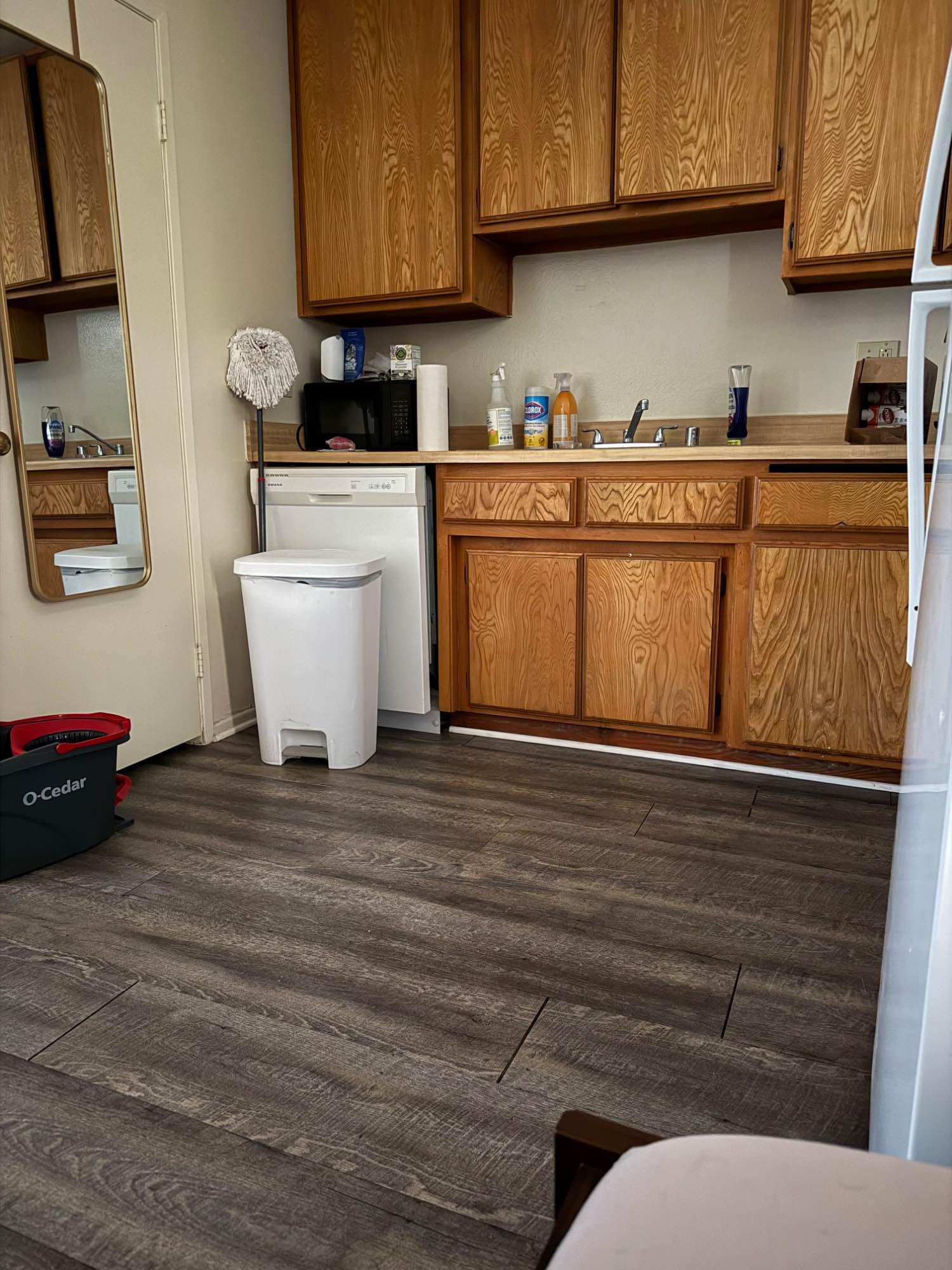 Looking for a responsible roommate.
No children or pets please
Please contact for details