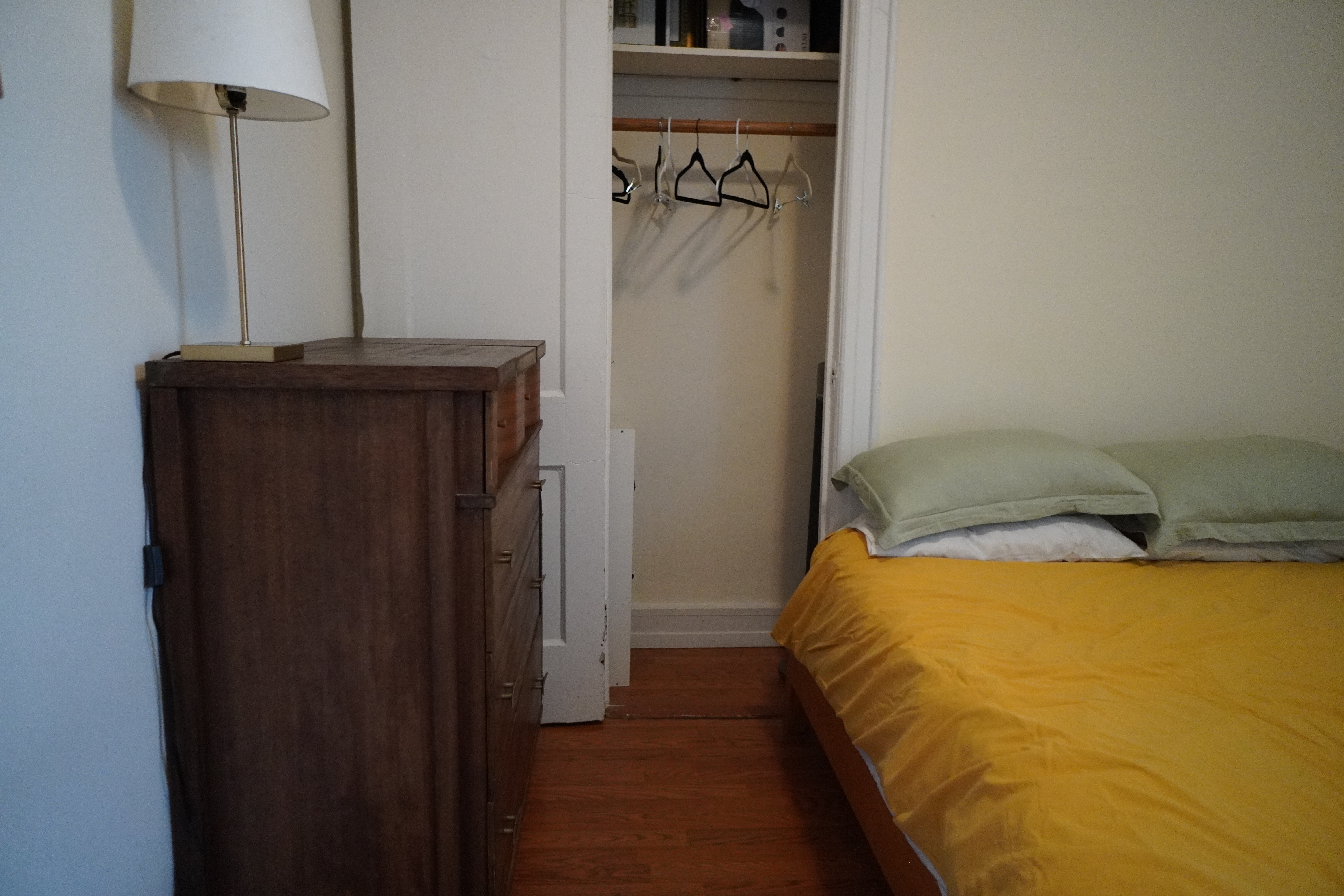 Hello there, I have a furnished room available in my two-bedroom apartment, just a 3-minute walk from the L train (Montrose), offering a quick 15-minute ride to the East Village.

The room comes fully furnished with a bed, dresser, and desk. It has a large window with great natural light and a small closet. I’m flexible on timing and open to longer-term stays.

Rent is $1,725/month, all utilities included—electricity, gas, WiFi, etc. A simple agreement will be provided to cover accidental damages, along with a $1,000 security deposit (total move-in cost: $2,695).

A bit about me: I’m a 30-year-old working in the wine industry, originally from California. I typically leave by noon and work until 11PM, five days a week. I use the apartment mostly to study in the mornings and rest at night, so it stays pretty quiet and clean.

I don’t cook much—mostly takeout. 


We’ll share a small bathroom and kitchen. I’d like to keep common areas tidy and create a cleaning routine that works for both of us.

If you’re looking for a calm, conveniently located spot with a respectful and busy roommate, I’d love to hear from you. Please reach out with a bit about yourself, and we can set up a time to see the space.

Looking forward to connecting,
Blake
