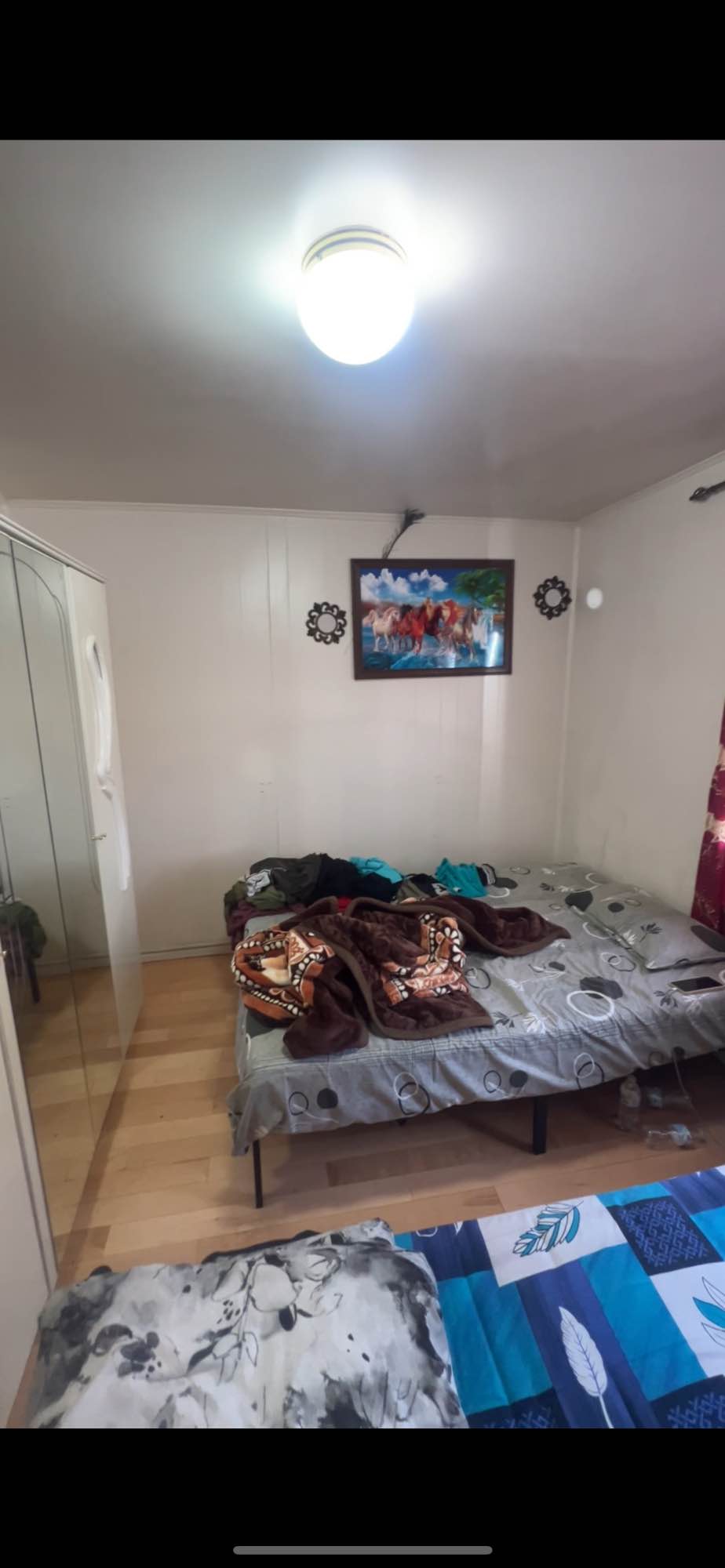 Hii 2 single rooms available. One average size for $700 and one big room for $1200. Shared bathroom and kitchen. Big hall downstairs couches are already down and tv to watch and chill. Photos are not so clear
. I was not able to capture whole room properly. Contact— 5165408442