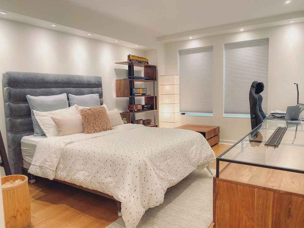 Relax in Style

- Quiet studio apartment
- Ideal location

Contact Schenkelr2@gmail.com for details, pricing, and viewings.