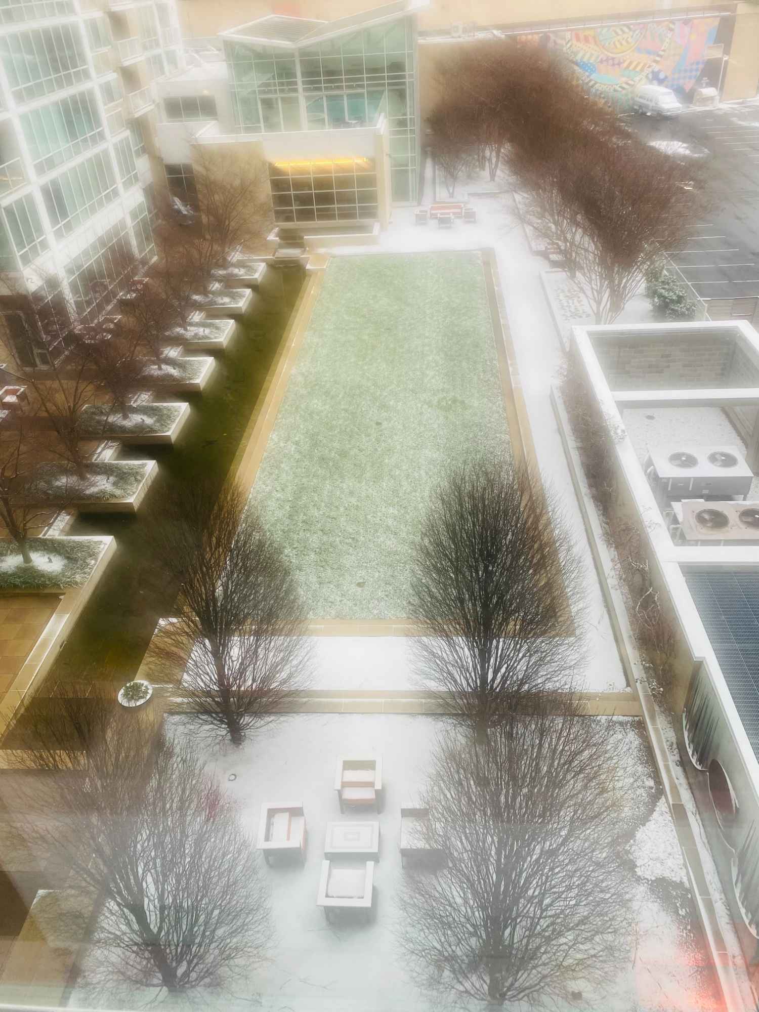 Looking for a mature and respectful roommate
Hi there! I'm looking for a new roommate for my spare bedroom starting in January. The ideal person is mature, clean, and well-organized, and appreciates a peaceful and quiet home environment.
The bedroom is roughly 135 sq ft (11' x 12') and is fully furnished with a queen-size bed, a dresser, and a walk-in closet. It's a bright room with lots of natural light and is especially cozy during the fall and winter months. You'll have your own private bathroom, which will also be used as a guest bathroom when I have visitors.
The apartment itself is fully furnished, including the living area with a dining table, couch, TV/WiFI and a study. The kitchen is also fully equipped with all the dishes and pans you'll need. I'm a pescatarian, but there are no dietary limitations for you—I only ask that you clean up after yourself in the kitchen.
We live in a secure, gated building with 24/7 security. It also has a great gym, swimming pool, and hot sauna. The neighborhood is fantastic—vibrant with great cafes and restaurants, and only a 10-minute drive from Reagan National Airport. We also have plenty of parks and walking paths nearby, and I love living here.
If this sounds like a good fit, please tell me a little bit about yourself!