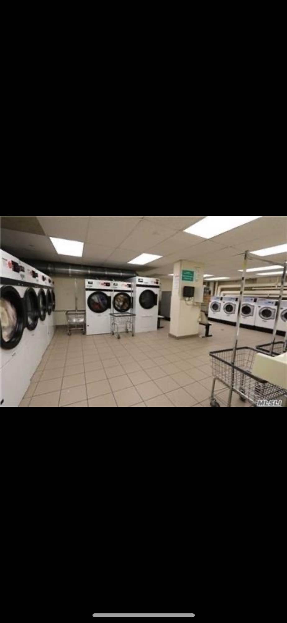 3 Bedroom Apartment
Private Furnished Bedroom for Rent
Balcony
In Building Laundry
Pool across the street (not included)
24 Hr Security Gate with 16 Hr Doorman
Close to Rego Center Mall & Costco
Many Stores, Restaurants & Supermarkets Nearby
Exp Bus and Subways to Manhattan (R & M)
Extra $50 charge a month for AC use from June-September