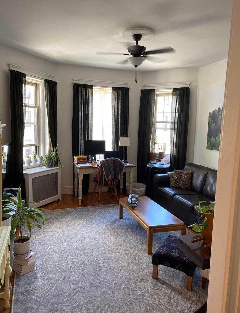 I’m offering a private rent you can contact me for more information about the place I have for rent contact me on my gmail if you’re interested paulplena281@gmail.com