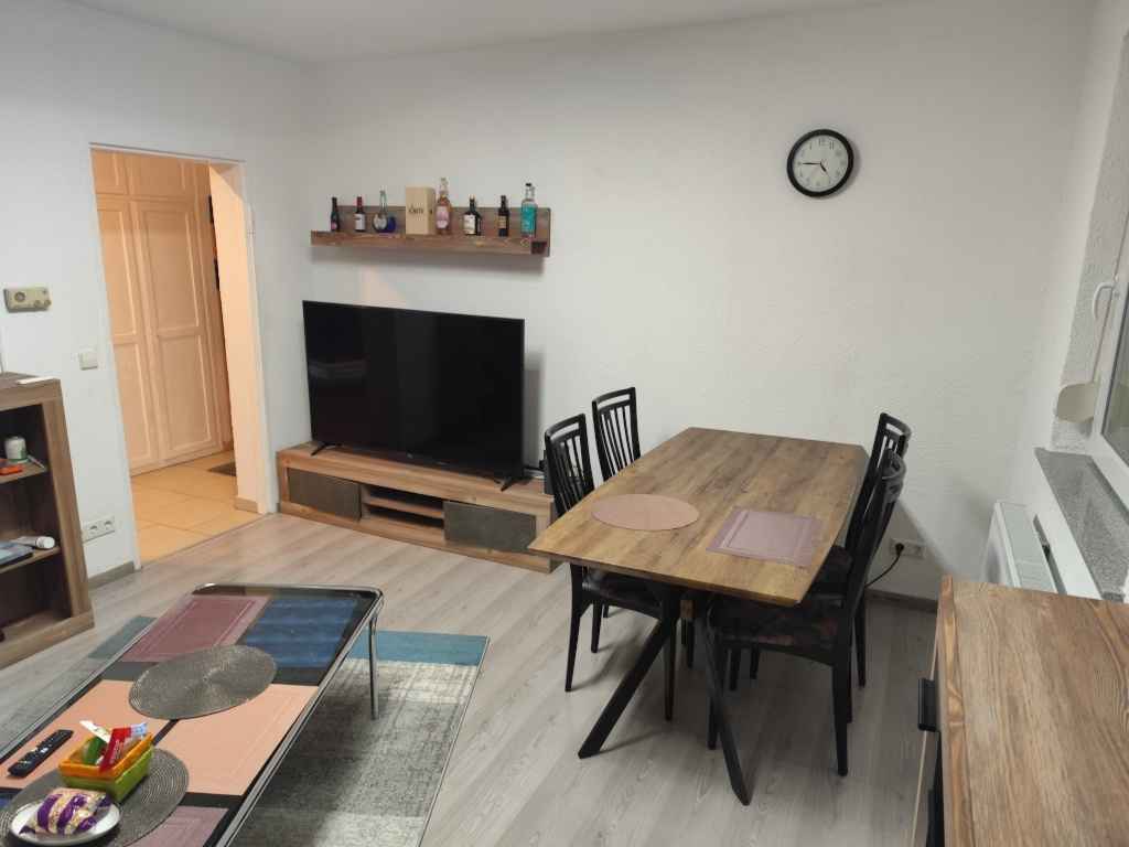 FULL APARTMENT AVAILABLE
A beautiful room and parlour self-contain apartment is available in (new york) . The apartment includes a closable basement compartment and a washing machine parking space. The apartment has a built-in kitchen (induction) and a gas plant heating.
Rent : $700
Security Deposit: $500