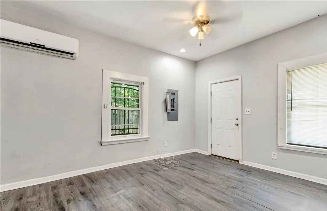 Amazing cool little house has tiled shower, painted cabinets, concrete counters, move in ready