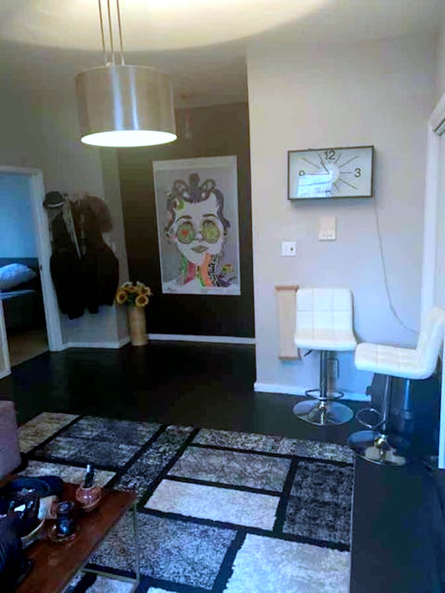 Beautiful 2 bedroom apartment with 1 bathroom, kitchen and huge living room. The apartment is located in the heart of Manhattan. It is 2 blocks away from Madison Square Garden / Penn Station and 3 blocks from FIT. You can literally walk anywhere... No need to take cabs. The room comes fully furnished with a bed, dresser and desk (unfurnished is optional) The room is very spacious (300 sq ft) with a big walk-in closet. The room gets lots of sunlight and faces west with views of Hudson Yards. You can text me at 646-266-6636 for a faster response, as I do not check these messages that often.