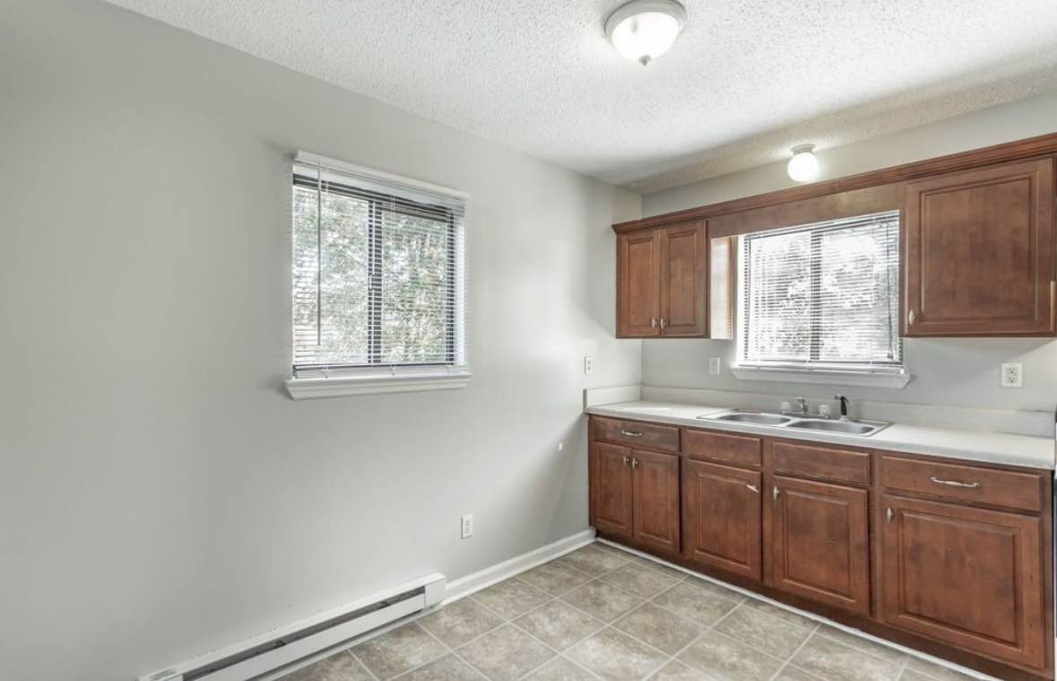 Hello I’m a private landlord,I got different houses available for rent  with immediate move in,Utilities included inbox me directly via 1 (269) 340-9346 for more information about the  properties 