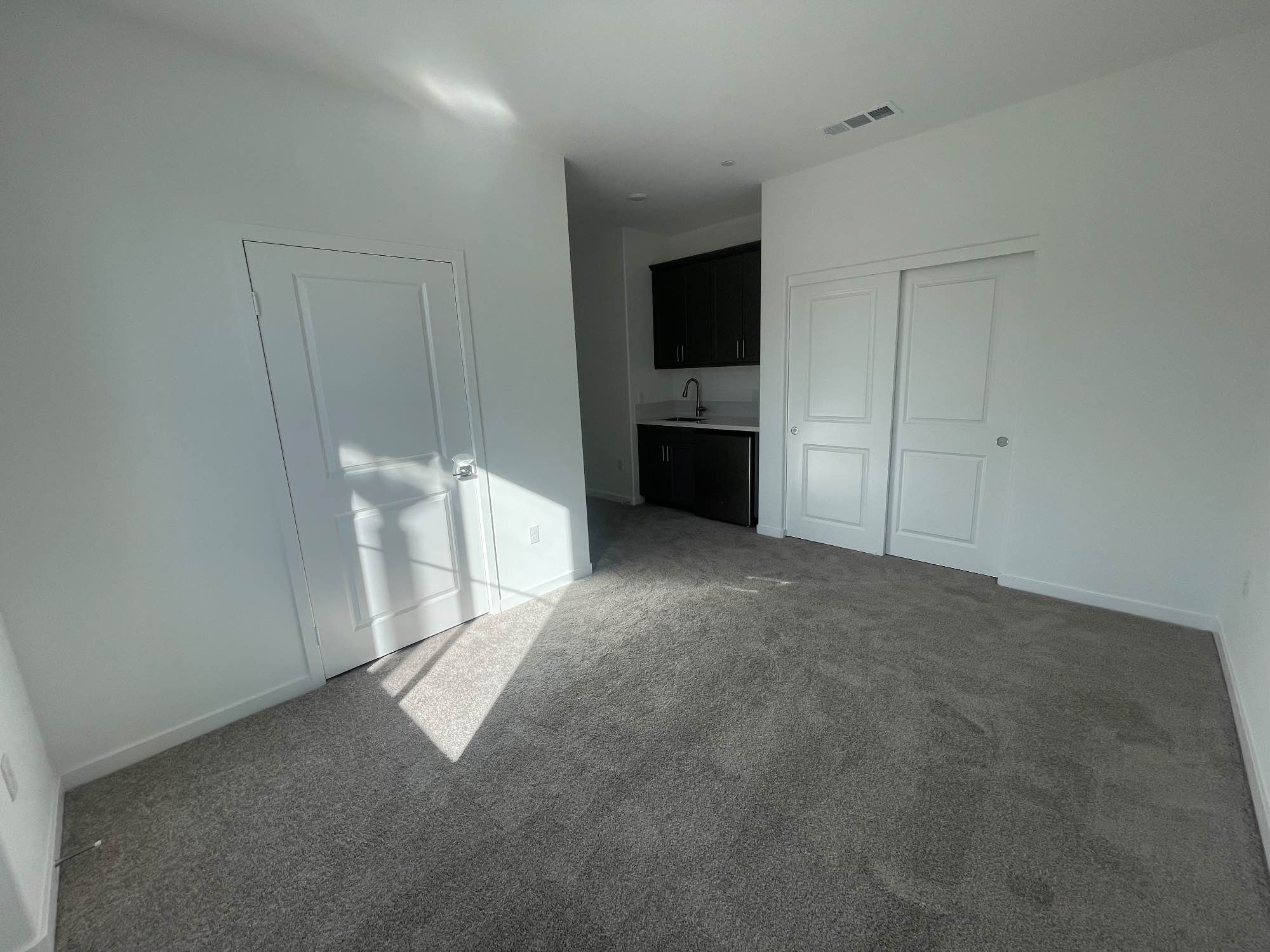 About the Room:
Private 1st floor bedroom in a beautiful 2-story condo. Brand New Construction .

✅ Includes private bathroom, mini-fridge, and sink inside the room.
✅ Parking available
✅ Single occupancy only (no couples or overnight guests)
✅ Non-smoking environment

⸻

Community Amenities:
🏊‍♂️ Access to social clubhouse and swimming pool
⚽ Soccer field, parks, and picnic areas nearby
🌳 Quiet, safe neighborhood

⸻

Requirements:
	•	Must have a stable job
	•	Employment verification and background check required
	•	No smoking and no drugs
	•	Respectful and clean tenant preferred

⸻

Move-in Costs:
	•	First month’s rent + one month security deposit

⸻

📍Great location close to shopping, dining, and freeway access.

📩 Message me if you’re interested and tell me a little about your employment, move-in date, and lifestyle.