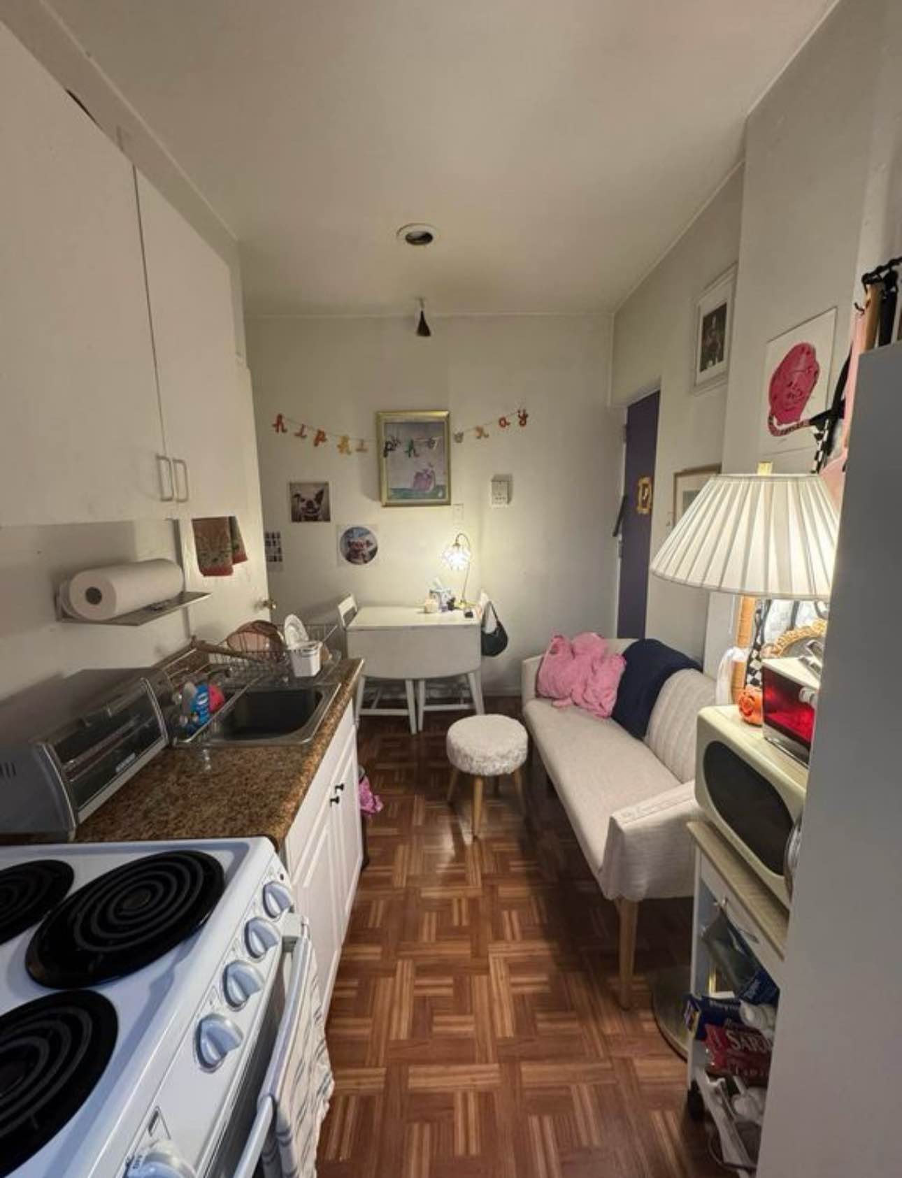- Gorgeous new studio prime location East Village off Cooper Union
- Large living area
- Beautiful hardwood floors
- High Ceilings
- Full kitchen, Eat in kitchen!
- Ample closet space.
- Full large bath
- So close to Astor place, Subways, NYU, Washington sq Park, Nolita, and so much more