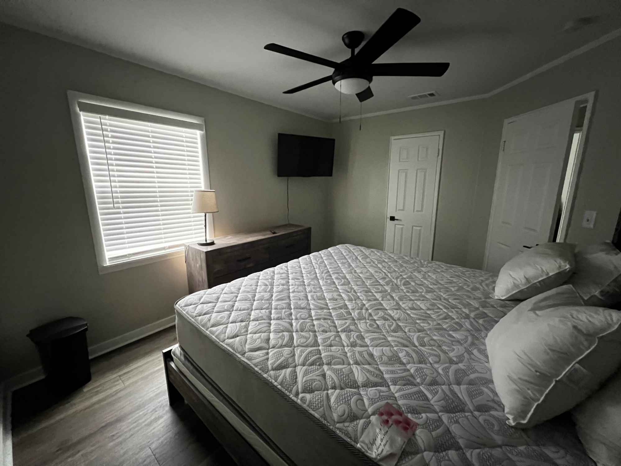 A fully furnished duplex in a very quiet neighborhood, the available room has a king sized bed, a Roku TV, a large dresser, bedside table, and closet, with free street parking. Application fee and background check will be required by management when applying for lease.