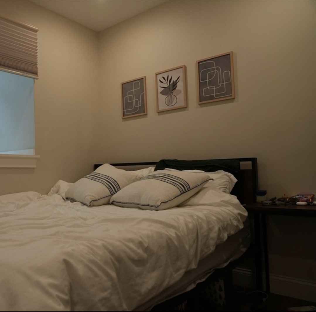 Looking for a quiet and comfortable space to call your own? Our private studio is available for rent. For more information and to schedule a viewing, please contact Habugord@gmail.com. We look forward to hearing from you