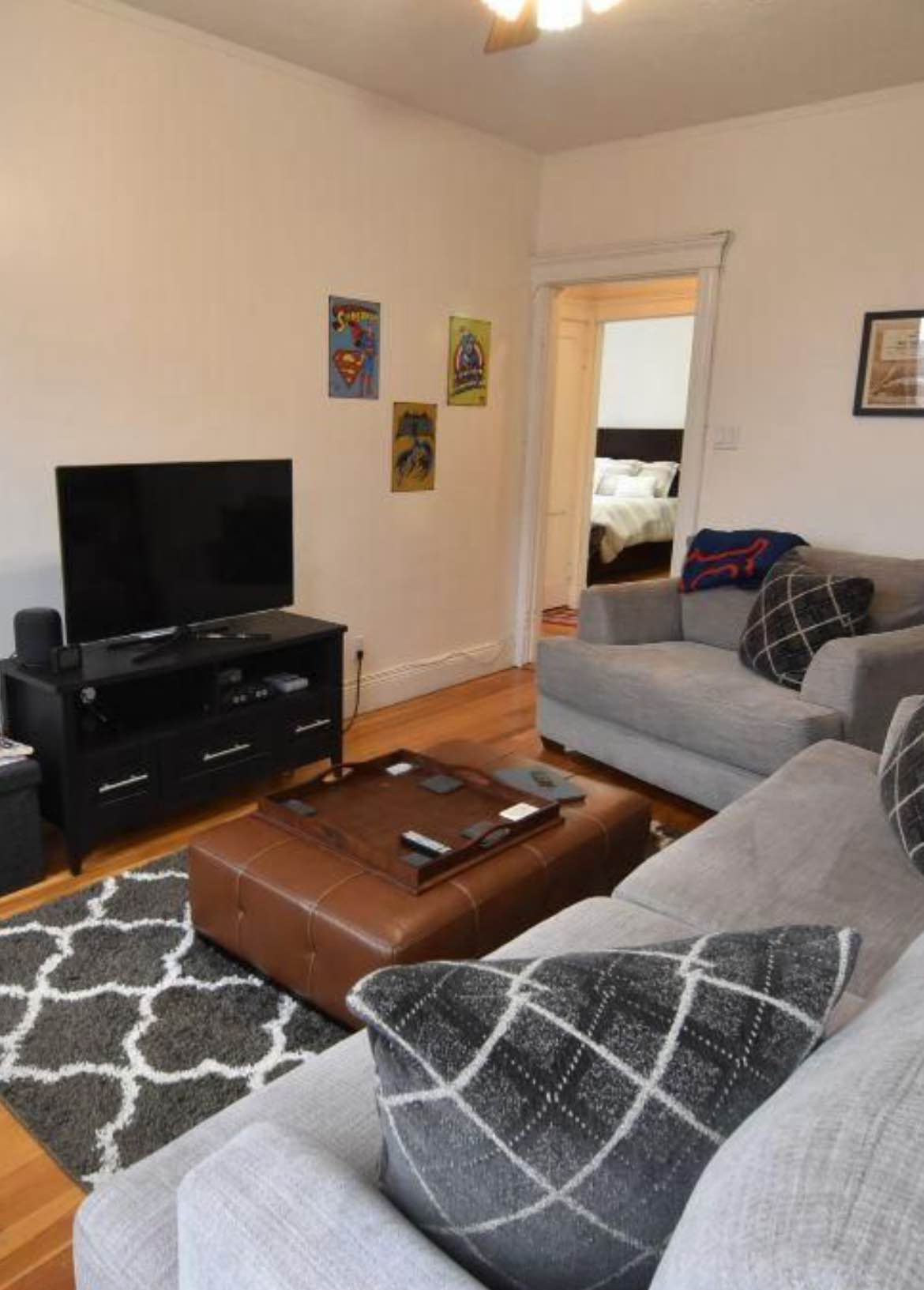 Escape to a peaceful haven in a secure neighborhood. This charming apartment offers serenity and comfort.

Contact Elizabethacquire@gmail.com for details and schedule a tour