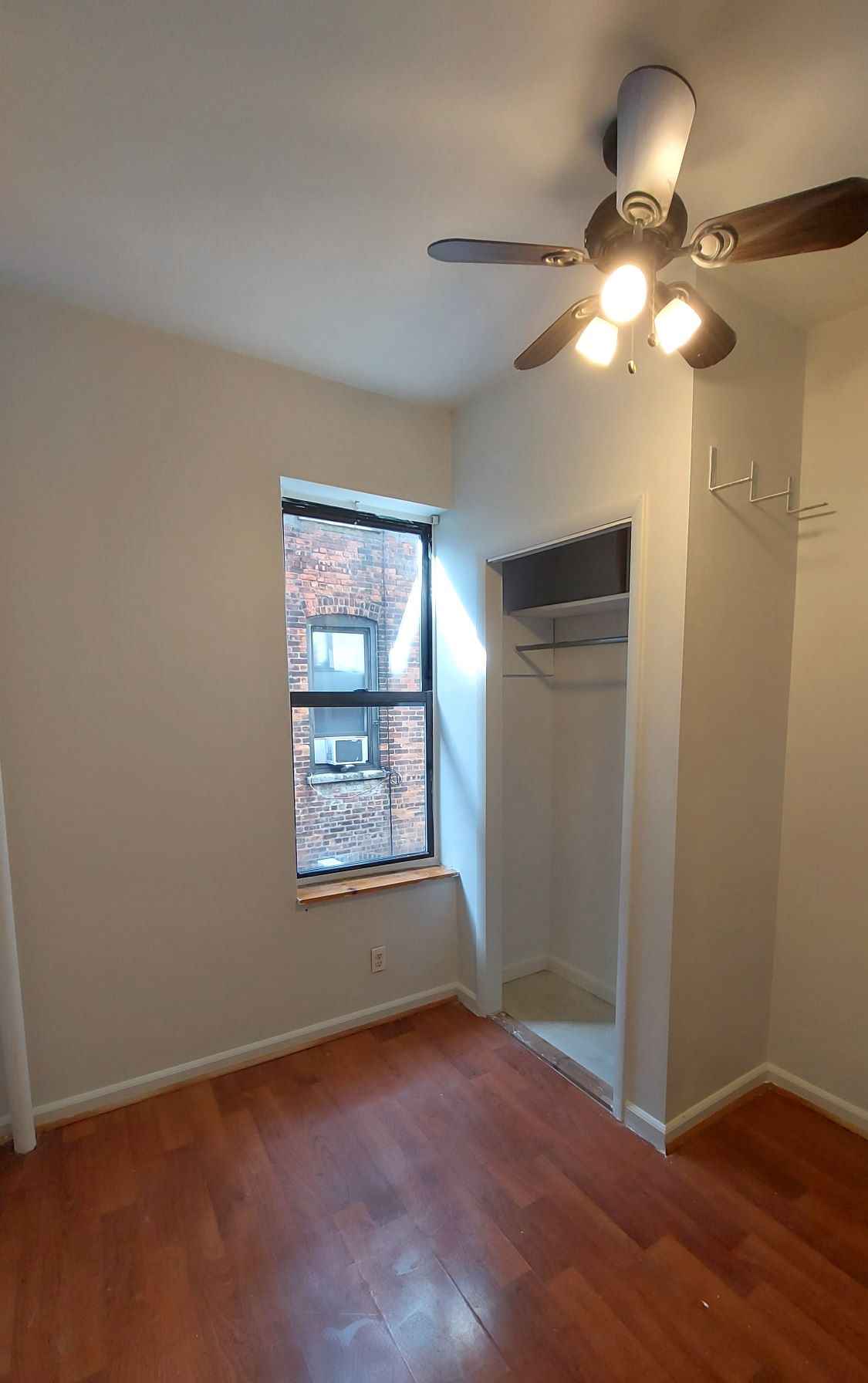 Hi!

We have a room available to move into on Nov.1st, $850/month.
The apartment is located in West Harlem: Broadway at 139th St. The room is unfurnished, it has a closet. Some furniture is available with no extra fee (bed frames, drawer chest, shelves).

There is easy access to transportation with the 1 train ("137th St") and cross-town buses. A Citibike location is the next block. It is just 10 min walk to City College and just a few stations away from Columbia University, New York Presbyterian Hospital, and Mount Sinai Morningside. There are supermarkets, bodegas, and restaurants nearby. We have a laundromat in the building, but I prefer to use the one in a couple of blocks. Riverbank State Park with an outdoor running track, outdoor/indoor swimming pool, basketball field, and tennis courts are 5 minutes down the street.

Requirements: ID, last 2 pay stubs (or any other proof of income). First month's rent and security deposit to move in.

I am seeking mature, working people with a steady income. Students are welcome if have proof of income. Be friendly and very clean. This is a very respectful and drama-free environment. No pets, NO SMOKING of any kind because of allergies and asthma. No drugs ever!

To schedule a tour or to ask any questions, message me with your name and phone number along with a brief intro. Serious inquiries only!