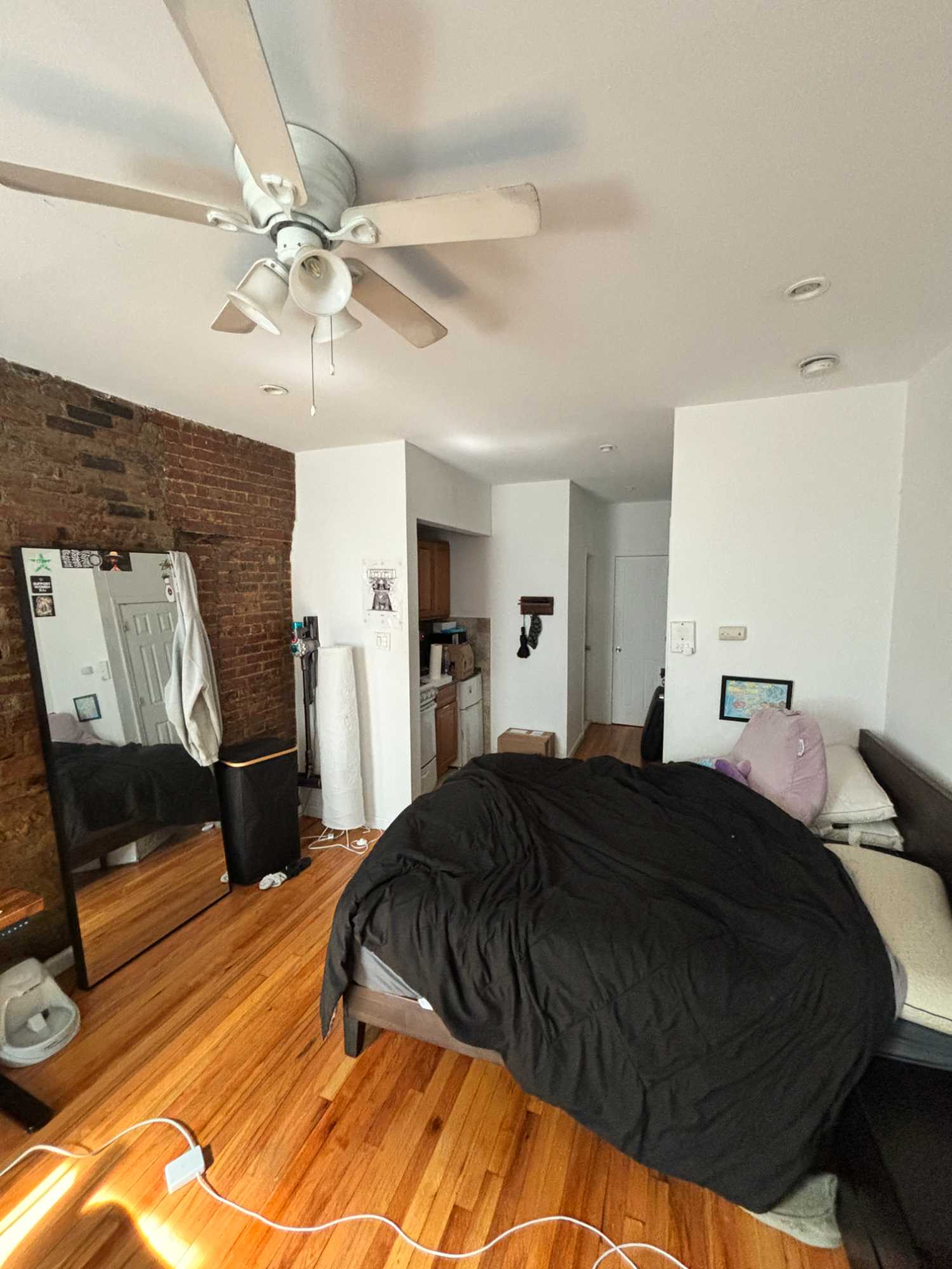 Looking for someone to sublet/catsit in my Hell's Kitchen studio apartment Oct 8-24 (flex dates). Since I have cats this will be heavily discounted. However, I do have a fully automated set up to take care of them (food dispenser, water fountain, litter robot) so care is very minimal, and more about giving them love. 

I will heavily vet anyone that is seriously interested, so be prepared to facetime/zoom/etc, give references and/or show proof of past pet care

About the studio:
-in Hell's Kitchen about 7-8 min from Columbus Circle (A, C, B, D, 1) and 50th St (C, E)
-right off the 54/9 cross streets, very close to several delis, CVS, grocery stores, gyms, etc
-no dishwasher, no laundry, but very close to laundromats that do delivery and dropoff as well
-limited closet space, but I will do my best to clear some space for you
-motorized standing desk, Herman Miller desk chair, with an external Dell monitor you can plug your laptop into, as well as JBL studio monitors and an audio interface
-kitchenette equipped with oven, stove, mini fridge, air fryer, and my plates, silverware
