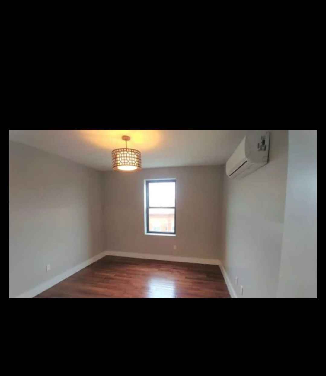 FEMALES PREFERRED

Only come to tour if you are serious. December 1st the room will be available

3 bedroom in Flatbush avenue. 5 minute walk to the 2, 5 train. $1050 a month.

First and security

$2100 total

We have 3 small dogs.

We don't seek a background check just a signed month to month lease. The room is at a reasonable price but we are seeking tenants with preferably 2x income. And will need a copy of your ID.

The lease holder wants to see atleast 3 recent paystubs.

We keep the house CLEAN, no loud noise after 10pm unless someone had plan something ahead of time(event). And toiletries/cleaning supplies are rotated every month.