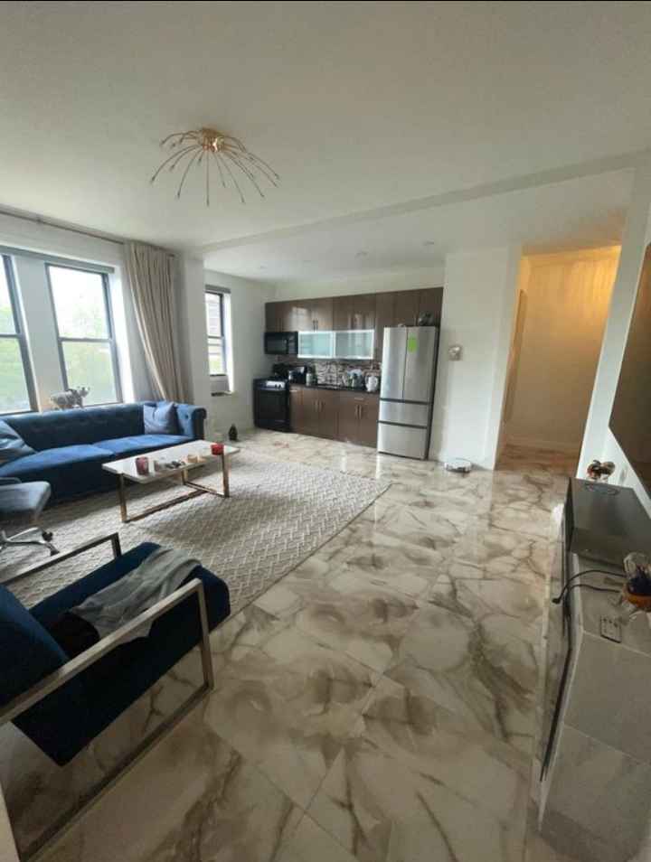 Hi, My apartment is available for rent. Utilities (Electricity, Gas, AC, Heat, WiFi) are included in the rent price.

The room is fully furnished, the apartment is in a great location only few blocks away from the train station and Hospitals. There are many stores, shops, restaurants, and supermarkets within walking distance away. Also, a laundry mat is in the building in the basement, open 24/7, and a couple of great pizza places, as well as nice restaurants- Chinese , Mexican and Japanese and the likes.

If you're, looking for a friendly, clean, peaceful spacious place in the city, I strongly recommend my apartment. 

Message me for more info and to  schedule a meet-up/viewing.