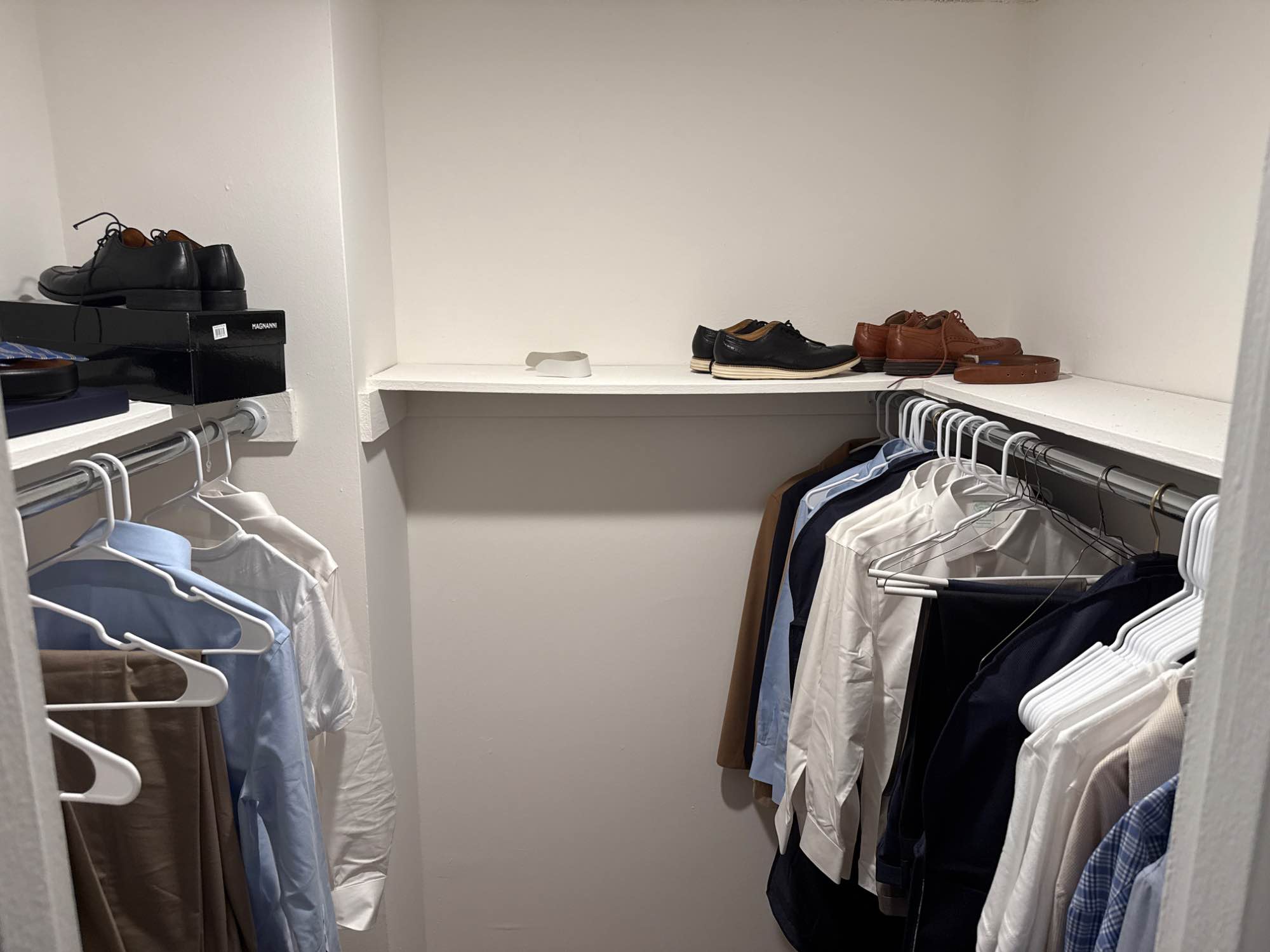 You will share a 17x15ft room, the largest in the apartment. The room has its own full bathroom, and a large walk-in closet. 

The apartment is a 4 min walk to the path station, and has a good kitchen with new appliances. 

The other three in the apartment are students, and we will often be studying and taking interviews in the apartment.