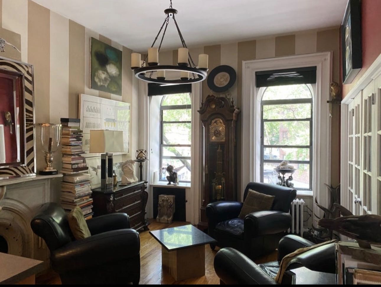 This room has a 10’ ceiling and has a full-sized loft bed with mattress and plenty of storage space below. It is in the front of the apartment and has a north-facing window providing a good amount of light.
Loft bed could be removed for long-term tenancy if desired.
Looking for someone who will co-habitate well. Not a party apartment, and not for having friends over all the time. Respecting the space and other roommates is key.
Smokers okay, but no smoking in apartment.