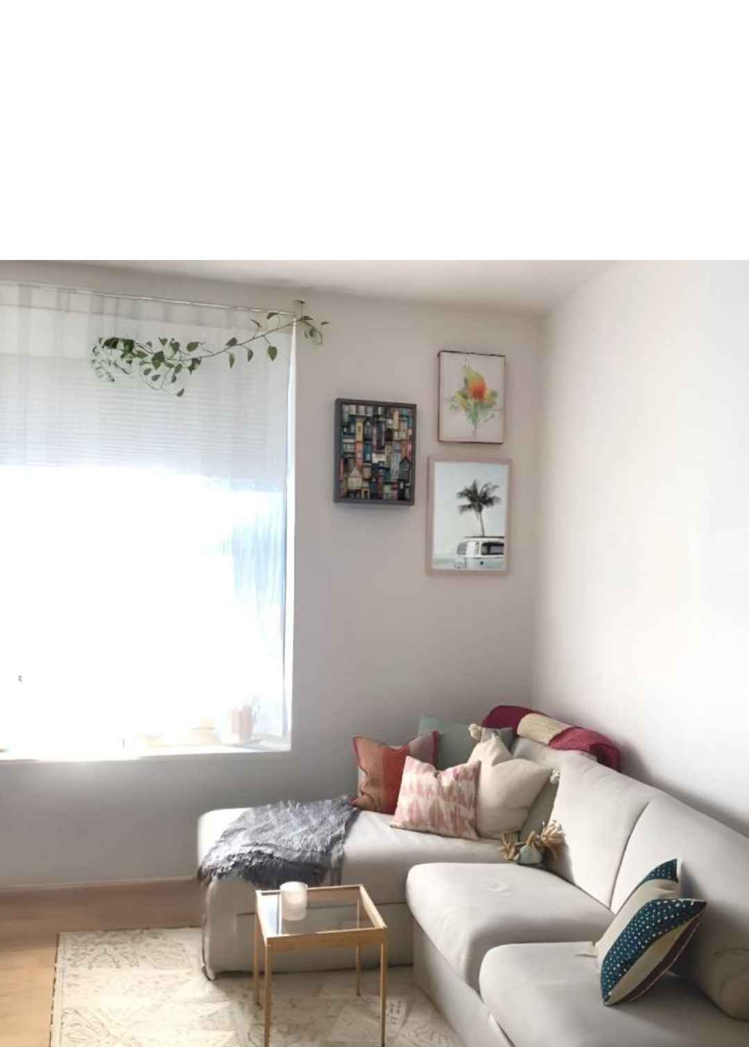 Looking for someone to occupy my private apartment. the top floor of a 3-story building, so you get some privacy. The place has wood floors in living area and bedroom. High ceilings, making it feel comfy and open, plus you'll get plenty of natural light flooding in. Living here puts you right in the mix lively scene, with parks, restaurants and bars nearby.
Apartment is 1 block away from train stations. Lived here for over 5 years and absolutely love this apartment and neighborhood.
I work in tech publishing - I love movie nights, dinners with friends, long walks around the city, and all manner of arts and crafts.
Seeking someone that is easy-going, clean and transparent.