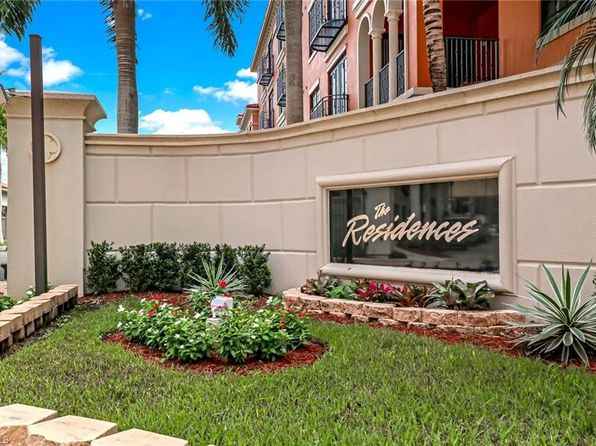 Room for Rent at The Residences at Coconut Point

Welcome to The Residences at Coconut Point – where upscale living meets everyday convenience. This beautiful 3-bedroom, 2-bath condominium offers the best of Southwest Florida living: walkable shopping and dining, resort amenities, and a modern, turnkey home.

Inside, you’ll find an open floor plan with abundant natural light, fully furnished interiors, tasteful décor, and a well-appointed kitchen. The residence also features climate-controlled storage, a two-car garage, and a private balcony perfect for enjoying Florida sunsets.

Community amenities include a resort-style pool and spa, fitness center, clubhouse, secure building entry, and lush landscaping. Coconut Point Mall’s shops, restaurants, and entertainment are just steps away, while beaches, golf, and RSW Airport are within a 15-minute drive.

About Me 🌟

I’m Adrian, a 37-year-old gay professional. I just moved from Stockholm, Sweden to Naples to be closer to my family and to soak up the Florida sun. I’m excited to enjoy more time at the beach, explore new restaurants, and take part in the local events and community.

I live an active lifestyle — running, hiking, working on creative projects, and spending time outdoors. I’m also passionate about education and personal growth.

I’m looking for a roommate who is:

Respectful and considerate

Loving in nature and positive in spirit

Open to sharing a clean, welcoming space

Interested in building a friendship where we support one another

Someone who values community, hard work, and treating others with kindness

This isn’t just about renting a room — it’s about creating a home where we both feel comfortable, inspired, and part of something positive.