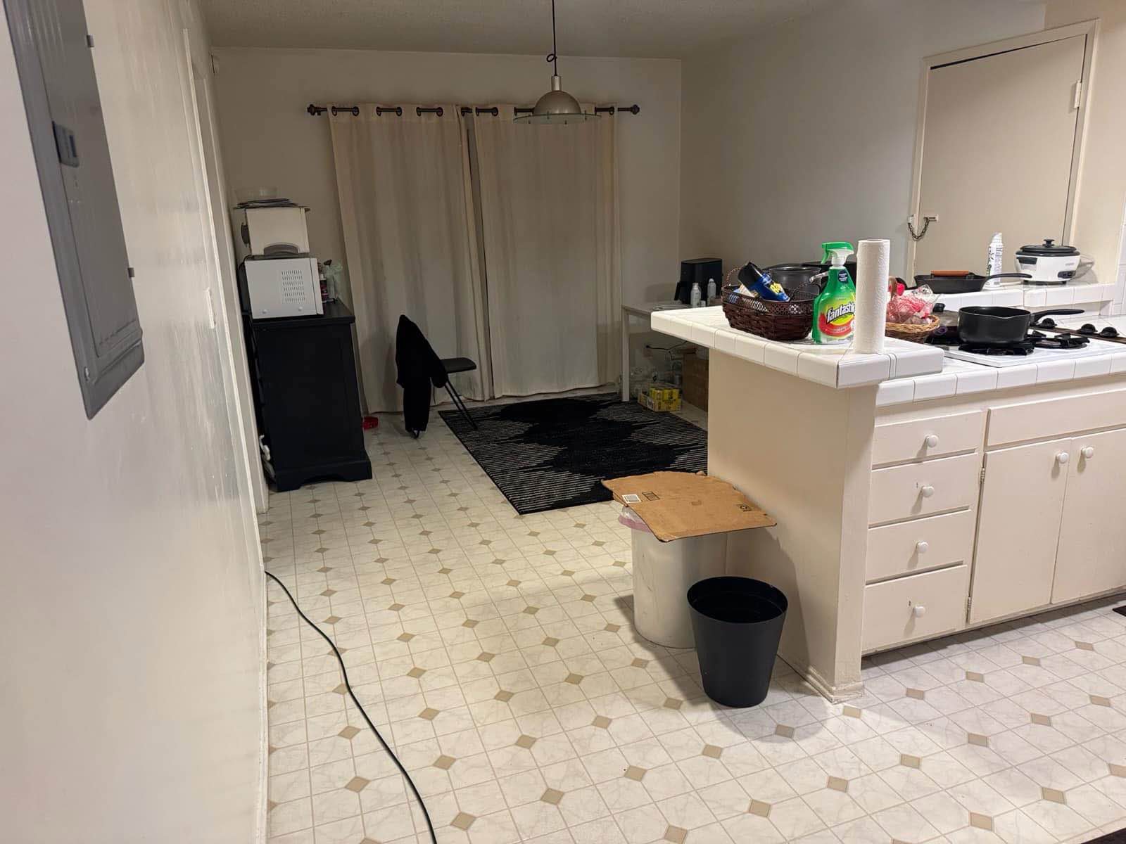 Cozy 1-bedroom apartment available for rent! Contact ankmat054@gmail.com for more information.