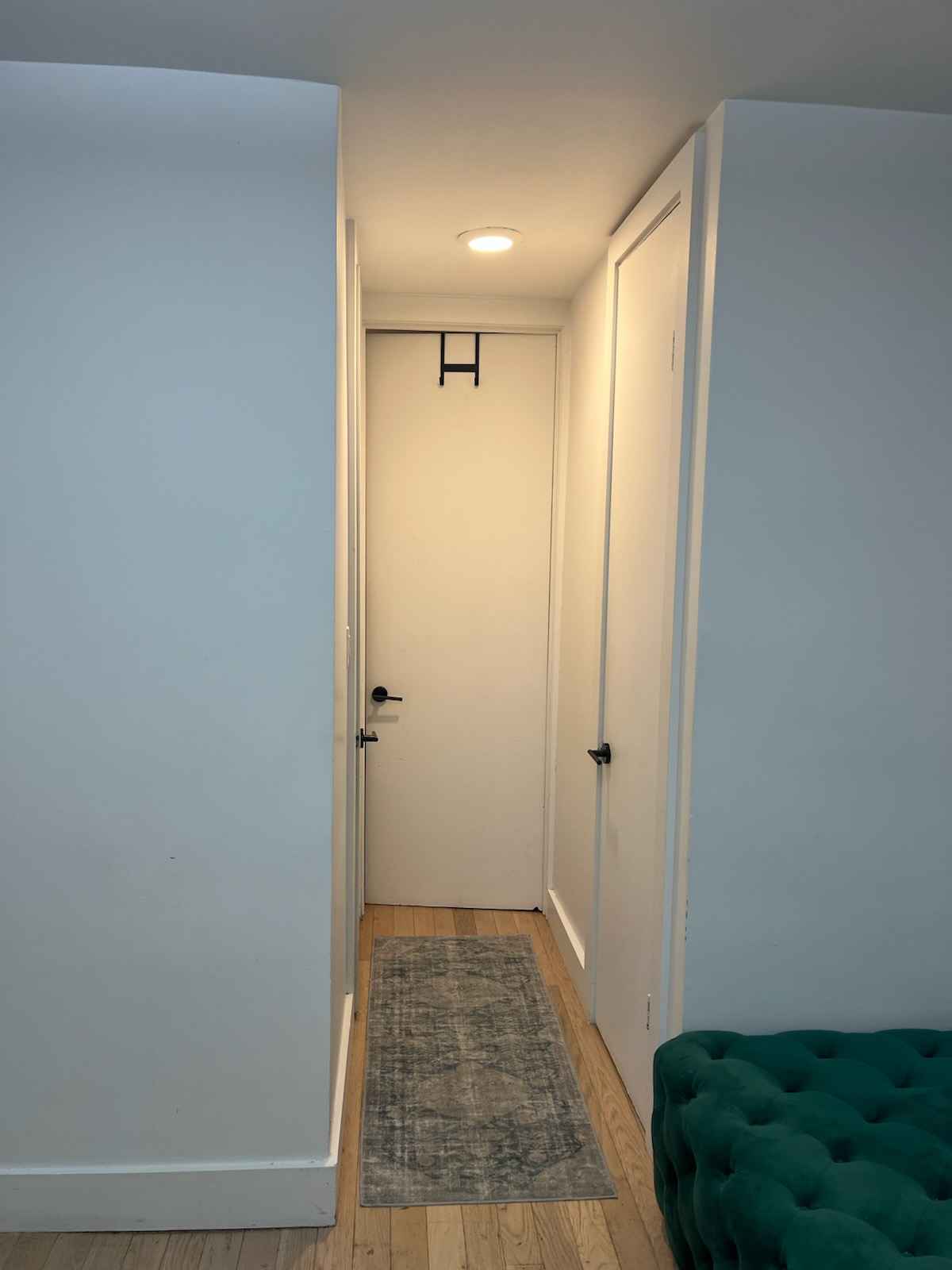 Hi! I'm looking for a roommate to share a 2-bed/1 bath apartment:
$1400/month (includes internet, heat/water/electric) + 1 month security deposit ($1400)
Unfurnished room
Year-lease
Must be comfortable with cats (I have 2)
Unit includes dishwasher
Laundry + elevator in building
1 stop away from Whole Foods, CVS, Sephora, Chipotle restaurants etc.
Near trains: 2, 3, (3-minute walk) A, C, B (10-minute walk)
Good with guests as long as informed beforehand
No smoking please
Credit check with application
Please message if interested!