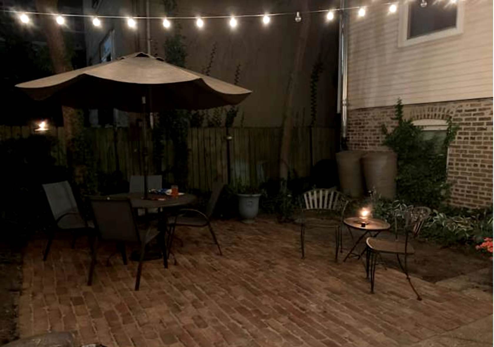 1 Bd (+your own bath) available in 2 Bd/ 2 Ba Logan Square condo building on quiet street near Palmer Square Park. Back deck area and brick patio, sunroom, Washer/Dryer in unit, fireplace. Spacious & bright 1400 sf. Hall bath can be used as private bath. Bedroom is unfurnished. Great location: walk to restaurants, Walgreens, the Farmer’s Market, The 606 Bloomingdale Trail, parks, Blue Line L, and FoodSmart. Available 9/4/2025