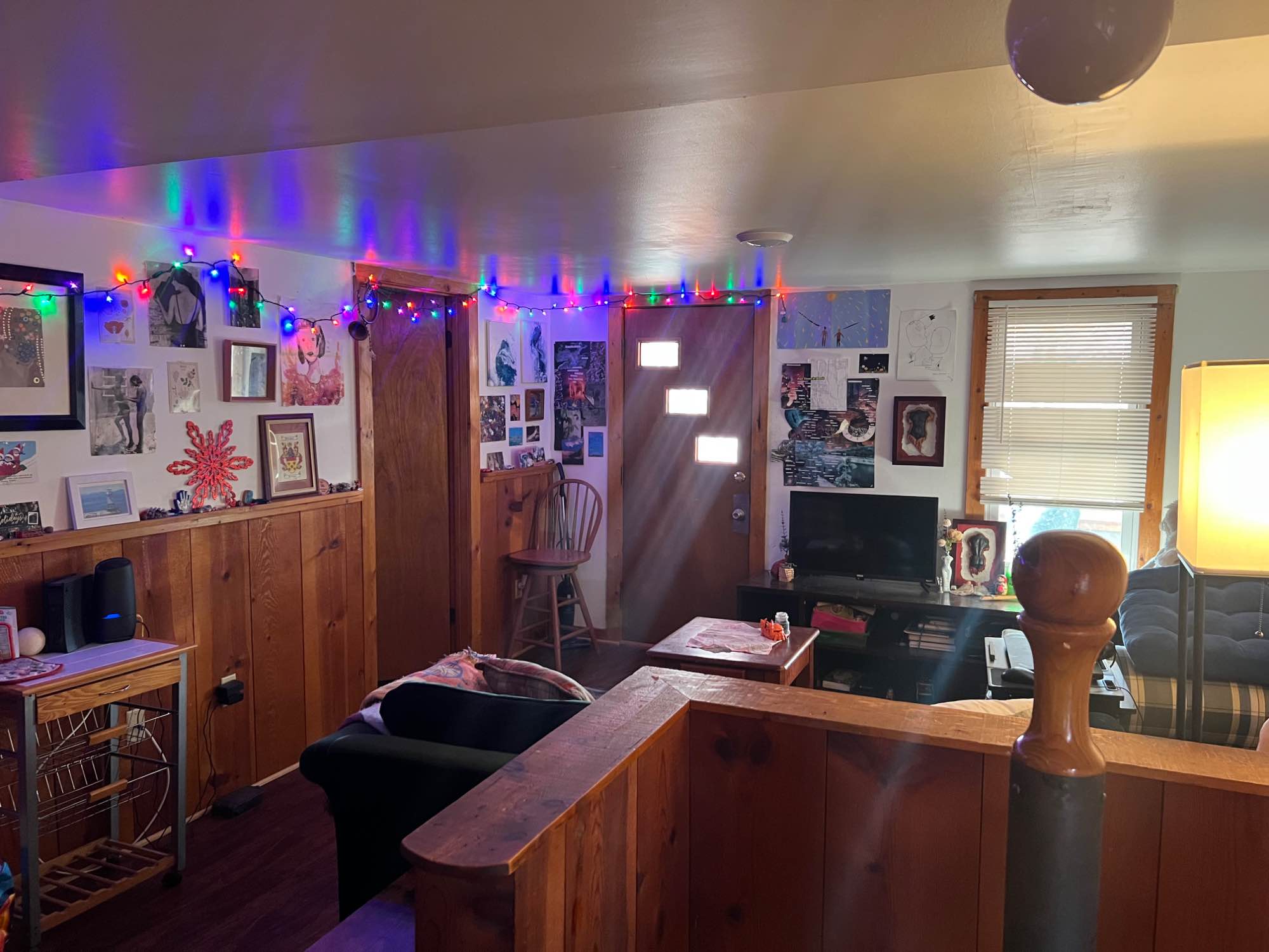 Hello, my current lease ends soon and I’m looking for someone to join me on a new lease. The room is in Poughkeepsie, about a 10-15 minute walk from the train station and Main Street, near various bus lines, and across from a deli. The room available is quite spacious and comes with a large closet. The home is split into two levels with the kitchen, laundry (washer and dryer in unit), and a quarter bath downstairs, and the two bedrooms, living room, and full bath upstairs. House also comes with a closed in front porch and a shared back yard! No drive way but street parking tends to be available.

Rent is $950 each not including utilities (tenants responsible for electricity/gas/internet, landlord covers water/trash), and home is pet friendly. Looking to fill room by May 1st but earlier move in is possible.

A bit about me: I’m 29, queer, and work from home for a call center. I like to cook, listen to music, read, make art, and play The Sims. I’m overall a night person but am quiet and respectful of noise levels. 

If you’re interested, send me a DM and we can set up a time to meet and show you the space. Thank you!