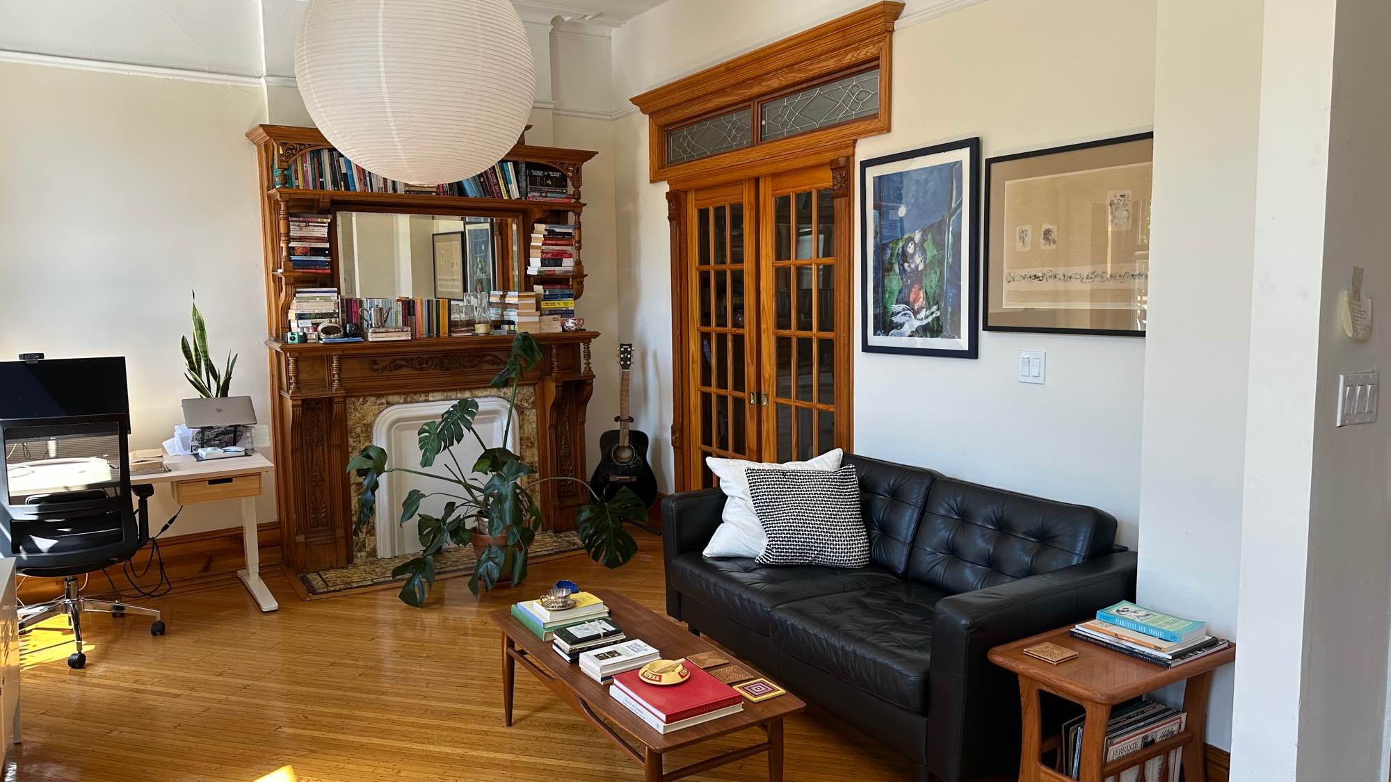 Beautiful, quiet apartment. Sunlit with south-facing windows. Ornate wood details and well-furnished.