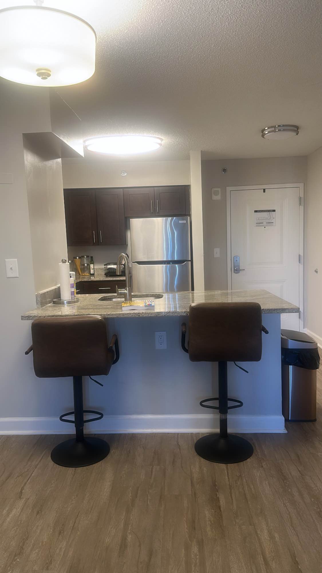 Looking for a roomate for my 2B1B apartment in downtown silver spring . The apartment is 1200 square feet with a balcony . Your space gets the best light in the units and comes with 2 walking closet . Kitchen and living room are fully furnished , so you only need to bring what you need for your room . Building amenities include gym , concierge , same floor laundry , regular social events . Rent covers all utilities . Move in date is November 28 . Please reach out for details and to see the Unit