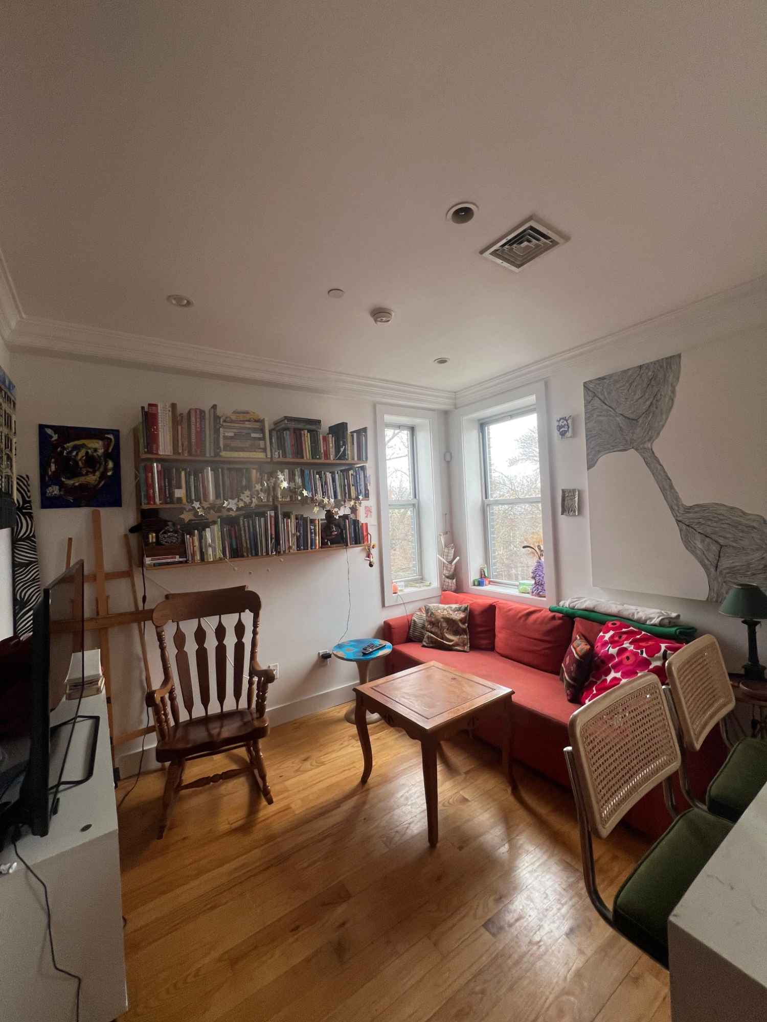 Hi, my name is Ian. I am a 30 year old professional. I am looking for 2 roommates. The apartment is in Bushwick, New York, near the Halsey J and Wilson L. The monthly rent is $1375 for this room, and the rooms is available on October 1st.
The apartment is a 4 bedroom, with a washer/dryer, central air, dishwasher, and 2 bathrooms.
It is a duplex, with 1 bedroom on the bottom floor, and the 3 other rooms on the second floor. 1 bathroom is on each floor. The kitchen and living room is on the first floor. There is also access to a beautiful roof with a great view of Manhattan. The living room and kitchen come fully furnished.
The building is 2 units in total, with the 1st and 2nd floors being the downstairs neighbors, and the 3rd and 4th floors being this unit. There are doors directly into the unit on the each of the floors.
Roommates are two 30 year olds working in the art industry. Both work full time on weekdays, and Saturday. We both occasionally have friends over, and no issues with the same. We take up the bottom room, and 1 of the upstairs rooms.
Security deposit would be $1225, equivalent to an even 4 way split of the monthly rent. No pets.