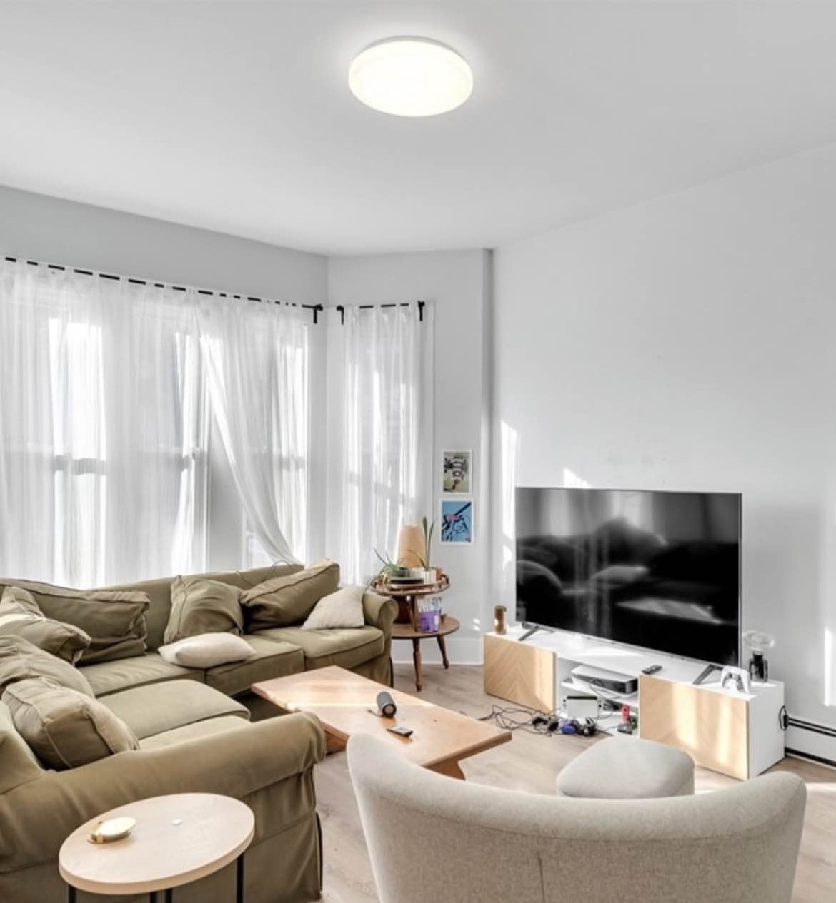 Cozy one-bedroom apartment available! Ideal for a quiet and reliable tenant. Email Rmnsonel@gmail.com for details and to schedule a viewing!