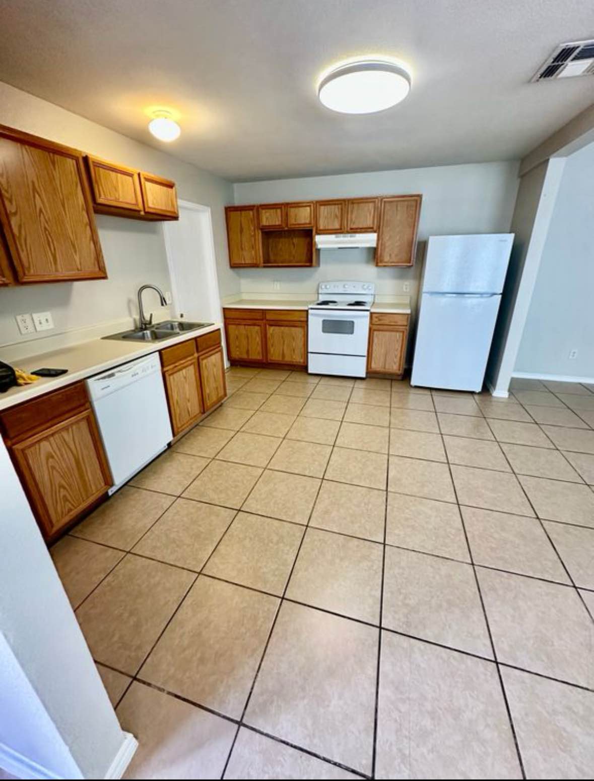 Hello I’m a private landlord,I got houses available for rent  with immediate move in,Utilities included inbox me for more information about the  property text me via 
Email.

laurastones526@gmail.com