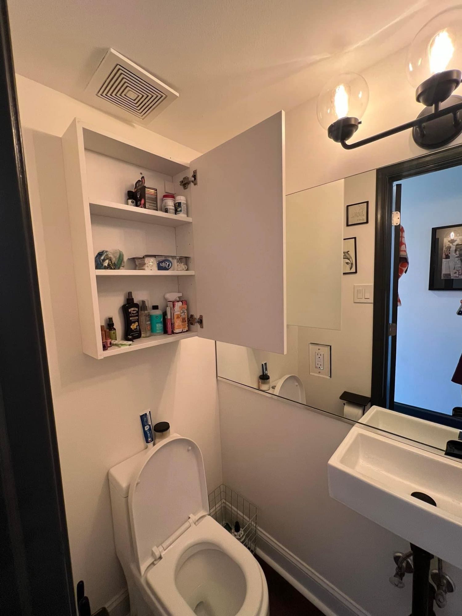 The place is steps from the 23rd St subway, Union Square, Chelsea's vibrant nightlife, and offers studio, one, and two bedroom apartments for rent. 21 Chelsea offers stylish apartments in New York City. These Chelsea apartments feature oak hardwood flooring and modern kitchens complete with stainless steel appliances. Enjoy our 24-hour concierge and doorman, premier resident services, and breathtaking views of New York City from our rooftop terrace. In addition, enjoy convenient access to the 23rd Street subway station, Union Square, and the vibrant nightlife of Chelsea. Quaint cafes, unique shops, and art galleries add to the neighborhood's diversity. If you're looking for luxury apartments near Chelsea Manhattan, tour 21 Chelsea today for upscale living. 

For more information contacts me directly on Josephbakernice at gmail for more details about the place..