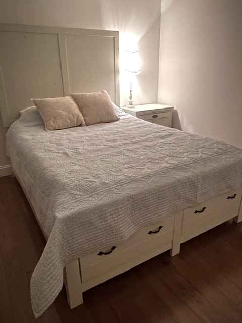 Renting 1 room inside a house. Very private neighborhood ( Palm Aire); zero traffic. Beautiful Kitchen. Private Bathroom. Pool. Corner house with plenty parking. Zero noises. 