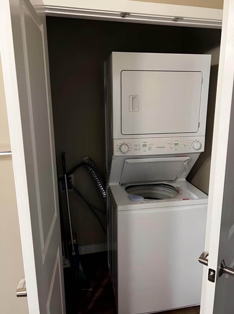 I’m offering a one bedroom apartment at 15 Wildey Rd
Barrytown, NY 12507, and utilities are also included.