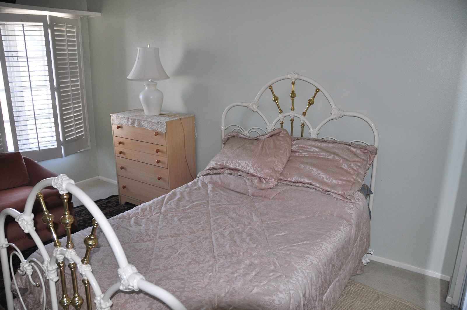 Life is not that clear cut.
My days are busy with work as a Cost Accountant, household chores, reading, and learning what I do not know. In terms of my personality, I am an ambivert. So, I get along well with everyone. My friends think I have incredible energy. Lastly, I want to join  because I have an empty room I want to share with someone in need.