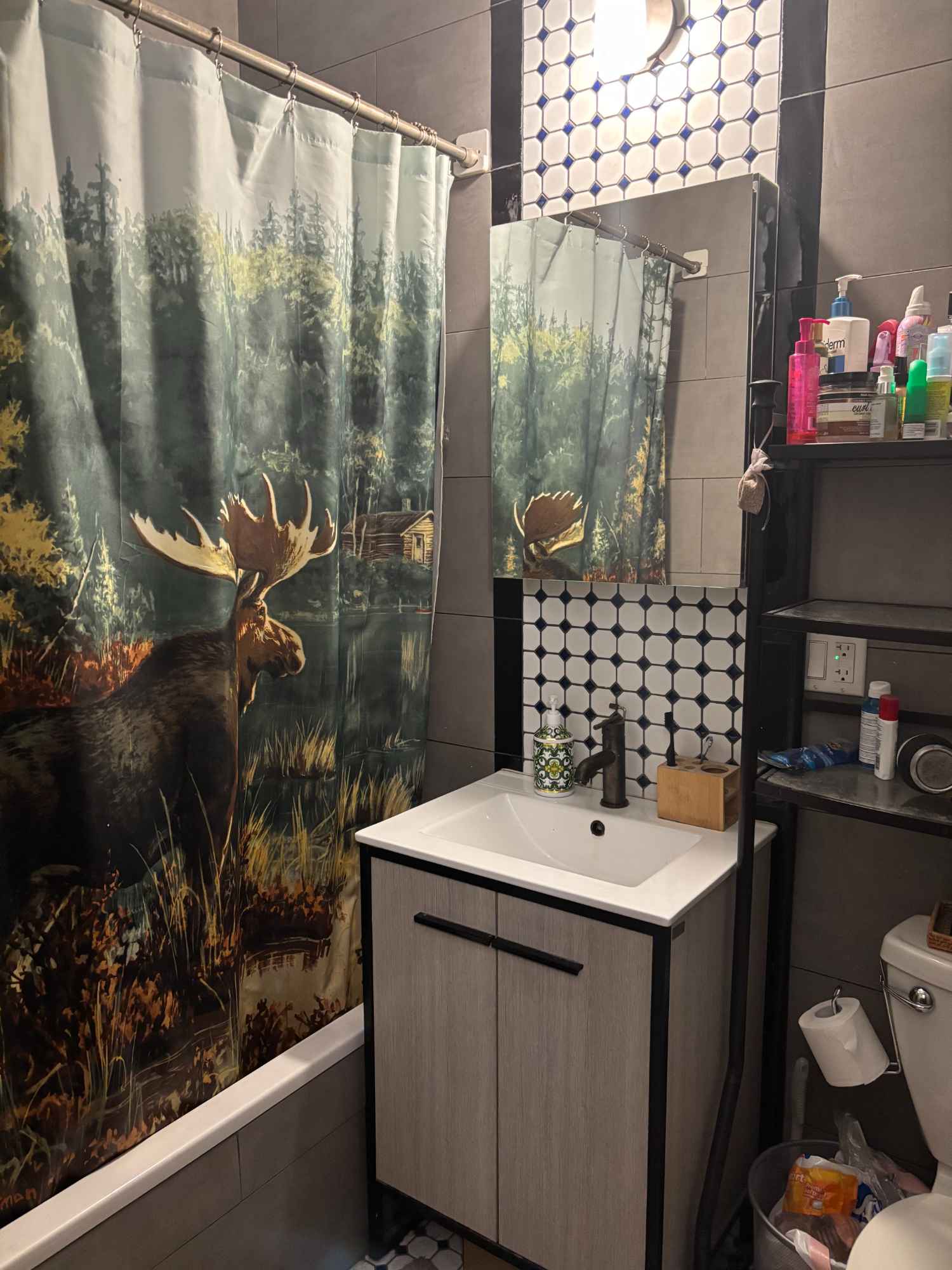 🏡 Room + Home Office Available in 2-Story Creative Ridgewood Apartment (30s preferred)
Rooms for Rent (2 rooms for $2,200 in a 3 bedroom duplex)
Looking for a roommate in their 30s who’s clean, respectful, communicative and looking for a home (as I have made it a home here for me the last 6 years), not just a place to crash. Ideal for someone who works from home or needs extra space for creative projects, freelance work, or deep focus.
About the apartment:
Fully furnished 2-story apartment in Ridgewood on the 1st floor including the basement with backyard access. The only unfurnished spaces are the private bedroom and separate home office, which are both included in the rent.
The first 2 photos are the rooms fully furnished so you can get an understanding. The 1st bedroom is the bigger bedroom and fits a queen sized bed and fits a giant credenza as well as a chair. The other bedroom which is directly next to it is a tad smaller and fits a queen and a desk. But it is perfect for a home office or whatever you are thinking!
Upstairs features:
Your private bedroom + office in the back of the apartment facing the backyard.
Shared bathroom
Huge kitchen with everything you’ll need (dishwasher, full-size fridge, every appliance and tool you could EVER imagine)
Living room with dining table
Downstairs includes:
washer/dryer - access through the bottom floor that the building has access too (only 4 units)
Second half-bathroom (no shower)
Workout area, art studio, and a chill projector lounge with a giant couch
Large backyard — perfect for relaxing, reading, or hanging with friends
Move-in: September 1
Rent: $2,200/month for both the bedroom and office
Utilities: $150–180/month (internet, gas, electric)
Looking for someone who’s independent, communicative, and values a clean, peaceful shared space.
If that sounds like you, reach out and tell me a bit about yourself!
I’m a private chef and event chef running my own business, so I stay pretty busy. I enjoy a clean place (cleaned once a week) that is respected as I've lived in this spot for 6 years and filled it with art, comfy furniture and everything you would ever need. I’m creative, grounded, and love a cozy home vibe. I enjoy cooking, hosting the occasional dinner or halloween party and hanging out with my very sweet cat, Bodega who you will be sharing the space with. He is super chill and will most likely love you. This is a space meant to feel good, function well, and support both rest and creativity.