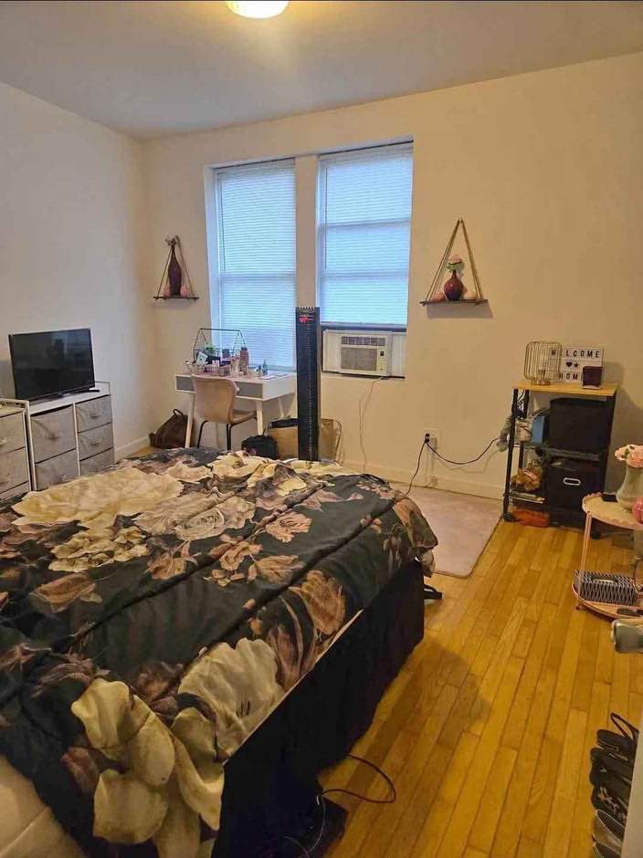 I need a roommate to share the place with am a busy person with work i barely sleep in there cause of my work i just want someone who can stay there as my roommate 